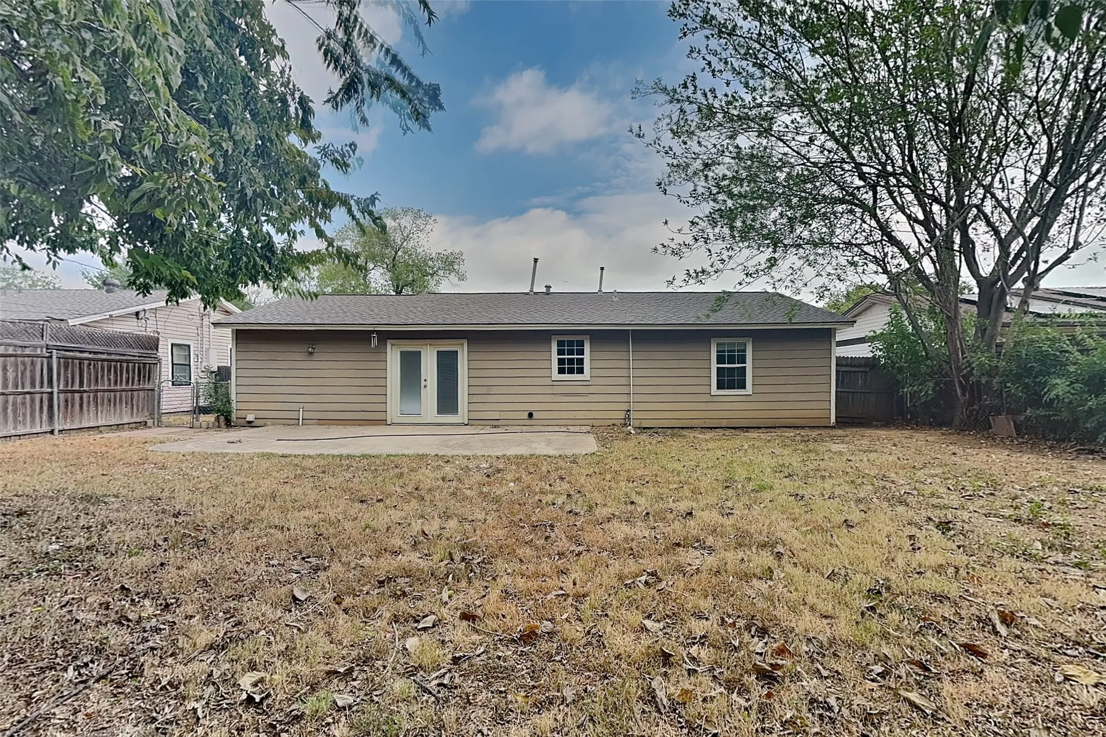 Single Family Residence For Rent in Tarrant County , 805 Aransas Drive, Euless, Texas 76039, 3 Bedroom, 1 Bathroom, Garage spaces, 1,200 Sqft, built in 1962, mls#21387411, Real Estate Agent in Euless, Homes For Rent in Tarrant county, Homes For Rent in Euless, Realtor in Euless Texas, Real Estate Brokerage Independent Realty Texas, Luminita Cordes Realtor