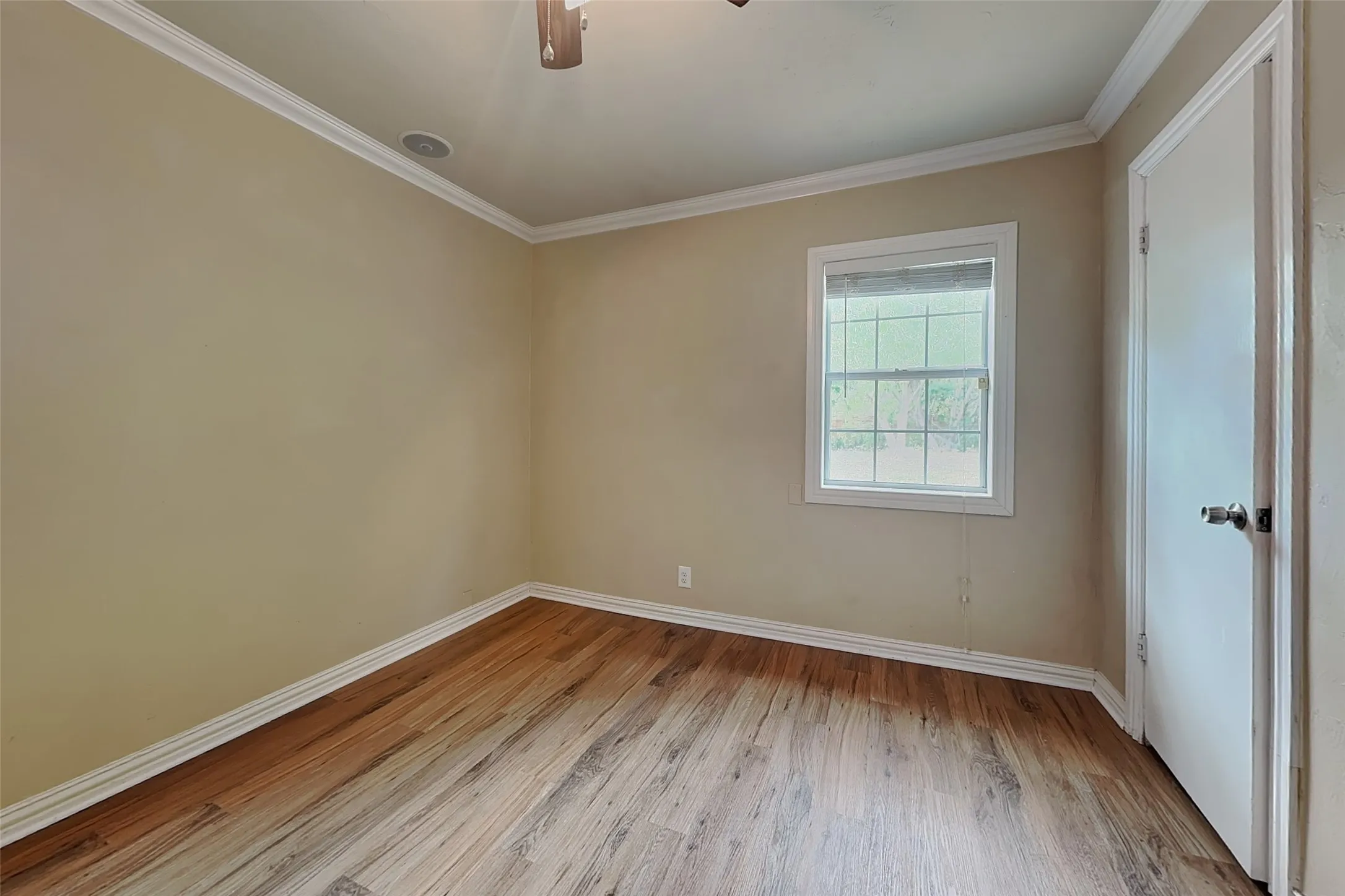 Single Family Residence For Rent in Tarrant County , 805 Aransas Drive, Euless, Texas 76039, 3 Bedroom, 1 Bathroom, Garage spaces, 1,200 Sqft, built in 1962, mls#21387411, Real Estate Agent in Euless, Homes For Rent in Tarrant county, Homes For Rent in Euless, Realtor in Euless Texas, Real Estate Brokerage Independent Realty Texas, Luminita Cordes Realtor