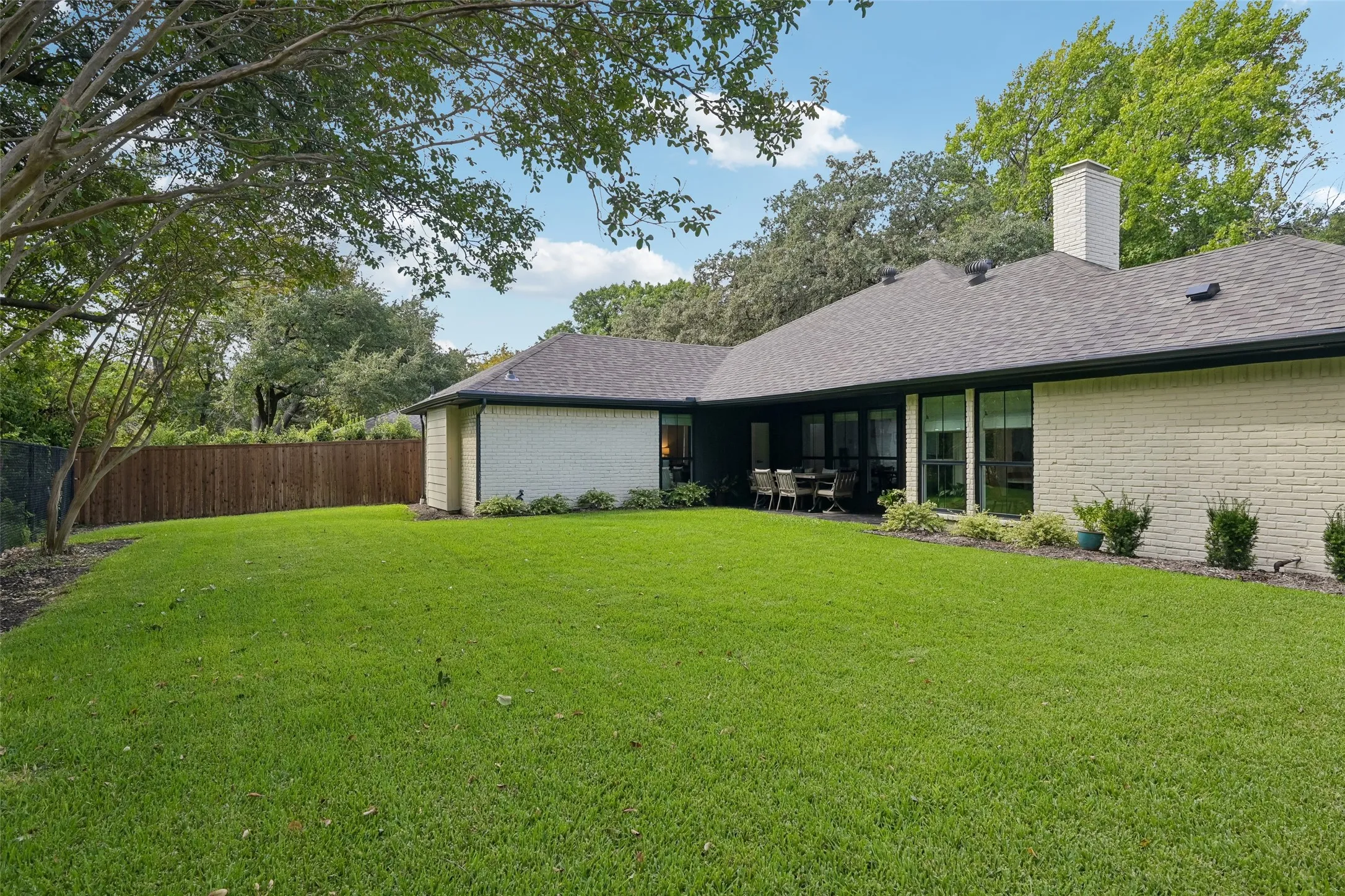 Single Family Residence For Sale in Dallas County , 1202 Odessa Drive, Richardson, Texas 75080, 3 Bedroom, 2 Bathroom, 2 Garage spaces, 1,979 Sqft, built in 1978, mls#21374470, Real Estate Agent in Richardson, Homes For Sale in Dallas county, Homes For Sale in Richardson, Realtor in Richardson Texas, Real Estate Brokerage Independent Realty Texas, Luminita Cordes Realtor