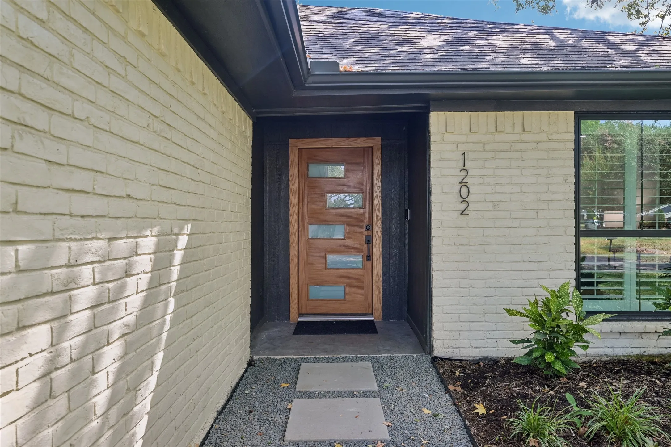 Single Family Residence For Sale in Dallas County , 1202 Odessa Drive, Richardson, Texas 75080, 3 Bedroom, 2 Bathroom, 2 Garage spaces, 1,979 Sqft, built in 1978, mls#21374470, Real Estate Agent in Richardson, Homes For Sale in Dallas county, Homes For Sale in Richardson, Realtor in Richardson Texas, Real Estate Brokerage Independent Realty Texas, Luminita Cordes Realtor