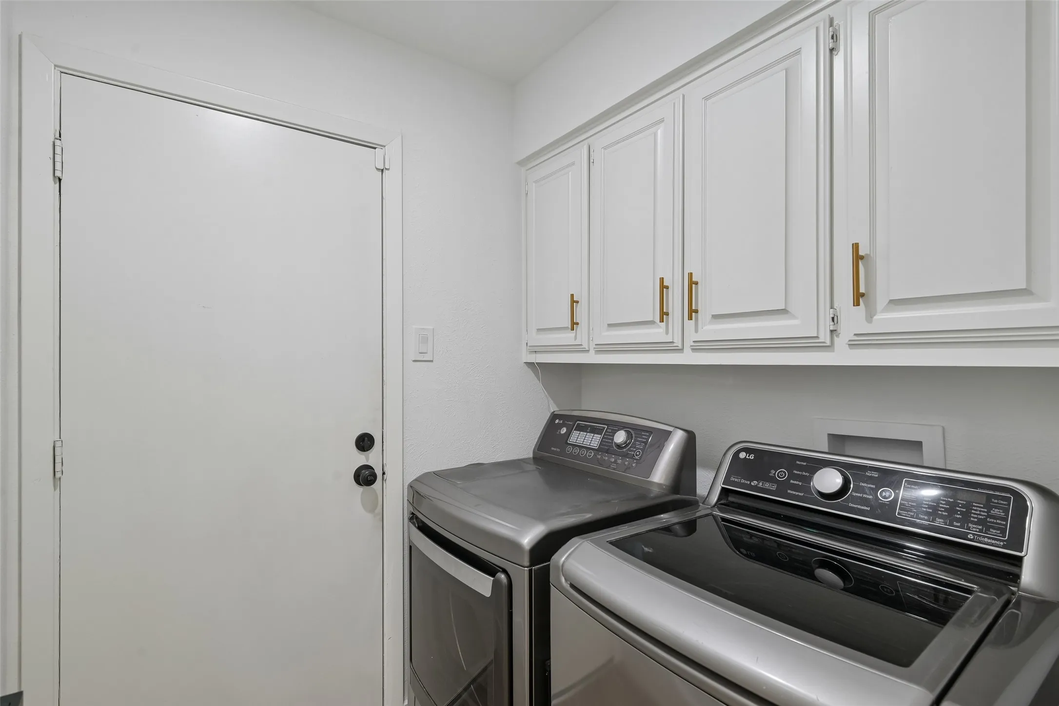 Single Family Residence For Sale in Dallas County , 1202 Odessa Drive, Richardson, Texas 75080, 3 Bedroom, 2 Bathroom, 2 Garage spaces, 1,979 Sqft, built in 1978, mls#21374470, Real Estate Agent in Richardson, Homes For Sale in Dallas county, Homes For Sale in Richardson, Realtor in Richardson Texas, Real Estate Brokerage Independent Realty Texas, Luminita Cordes Realtor