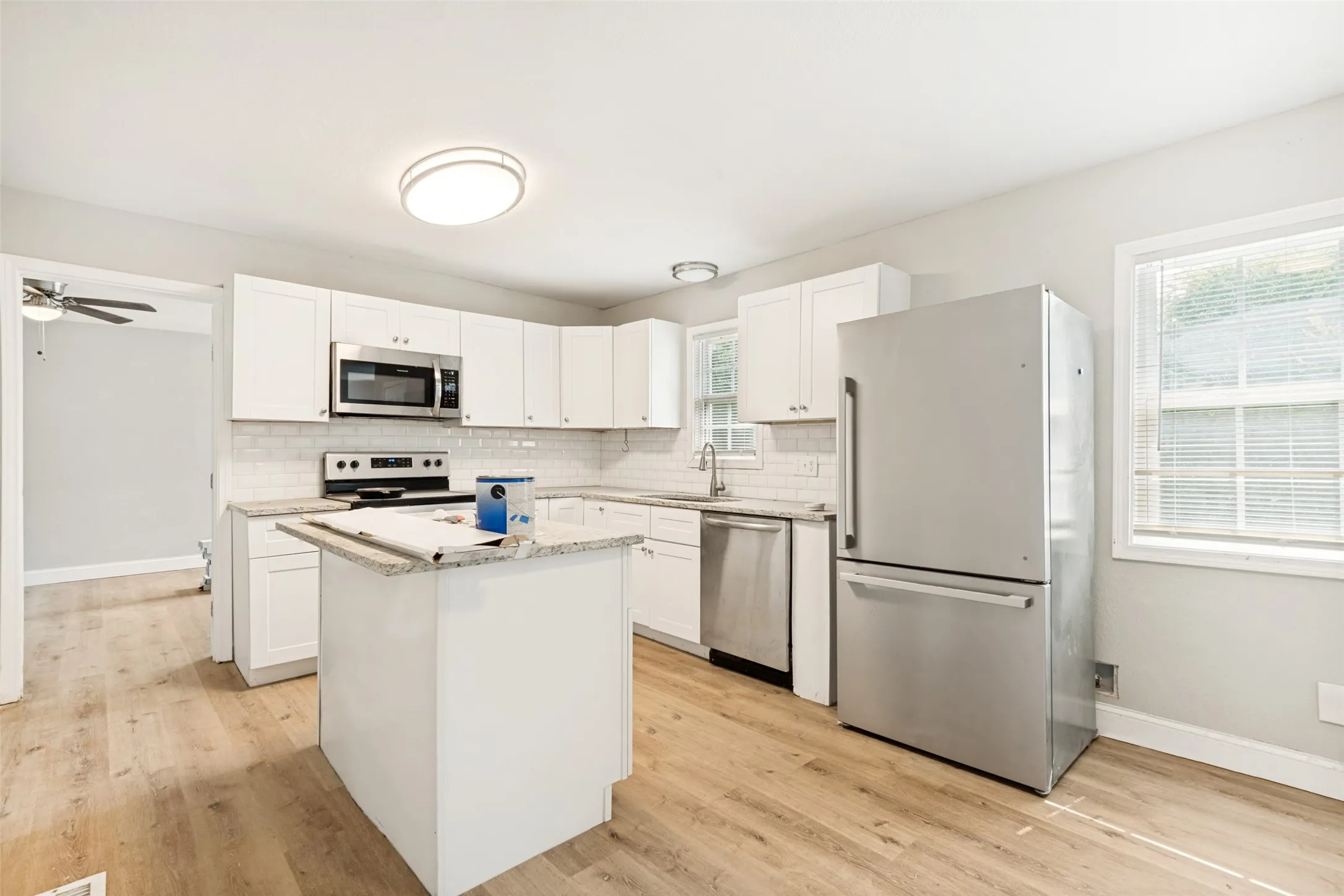 Single Family Residence For Rent in Wood County , 422 Stone Street, Mineola, Texas 75773, 3 Bedroom, 2 Bathroom, Garage spaces, 1,281 Sqft, built in 1940, mls#21387412, Real Estate Agent in Mineola, Homes For Rent in Wood county, Homes For Rent in Mineola, Realtor in Mineola Texas, Real Estate Brokerage Independent Realty Texas, Luminita Cordes Realtor
