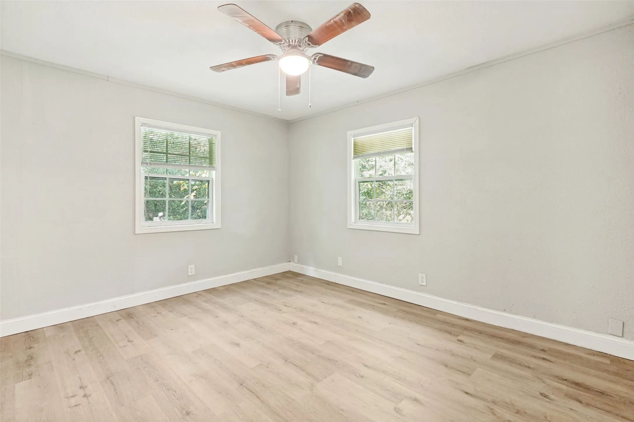 Single Family Residence For Rent in Wood County , 422 Stone Street, Mineola, Texas 75773, 3 Bedroom, 2 Bathroom, Garage spaces, 1,281 Sqft, built in 1940, mls#21387412, Real Estate Agent in Mineola, Homes For Rent in Wood county, Homes For Rent in Mineola, Realtor in Mineola Texas, Real Estate Brokerage Independent Realty Texas, Luminita Cordes Realtor