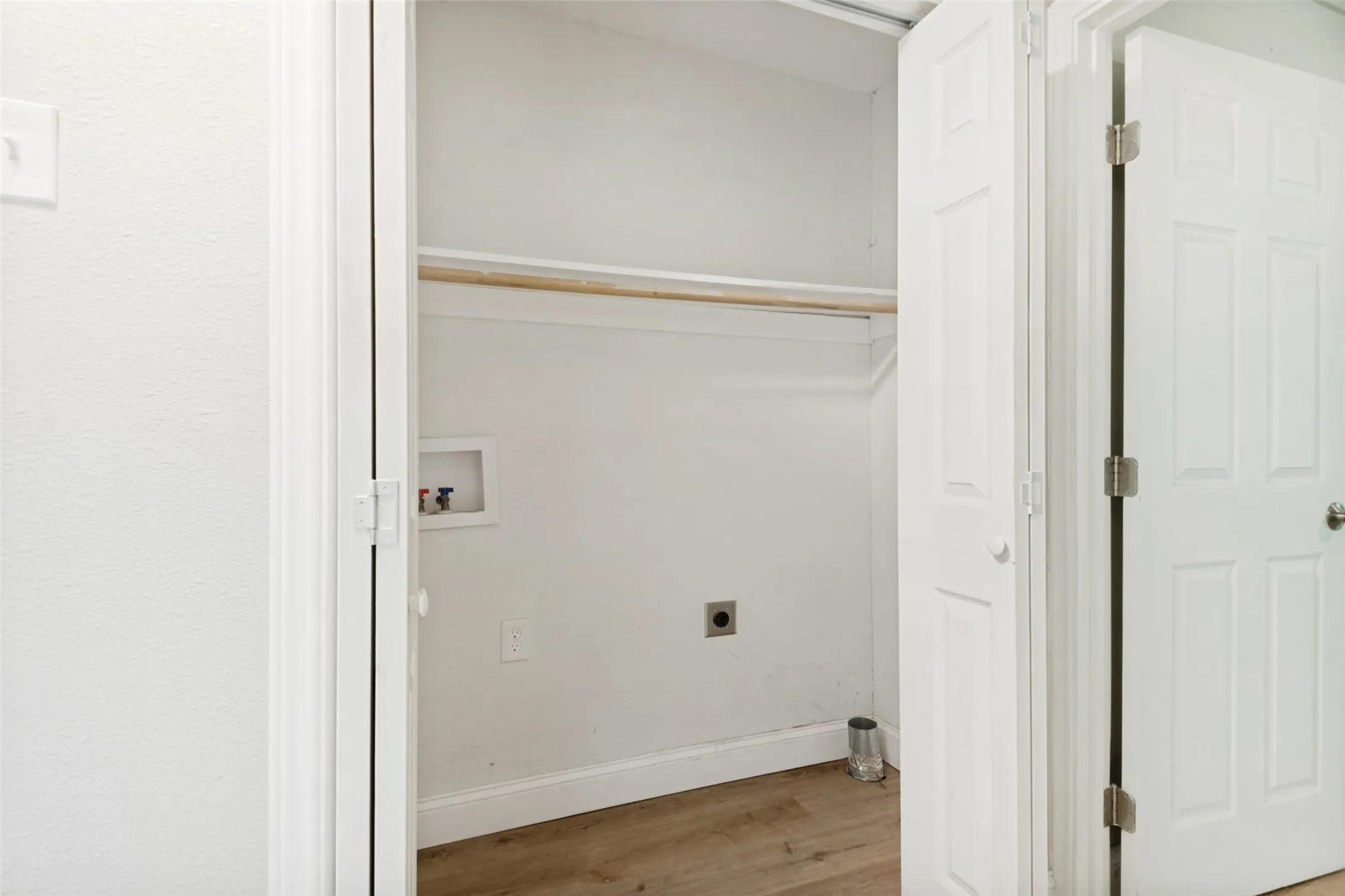 Single Family Residence For Rent in Wood County , 422 Stone Street, Mineola, Texas 75773, 3 Bedroom, 2 Bathroom, Garage spaces, 1,281 Sqft, built in 1940, mls#21387412, Real Estate Agent in Mineola, Homes For Rent in Wood county, Homes For Rent in Mineola, Realtor in Mineola Texas, Real Estate Brokerage Independent Realty Texas, Luminita Cordes Realtor