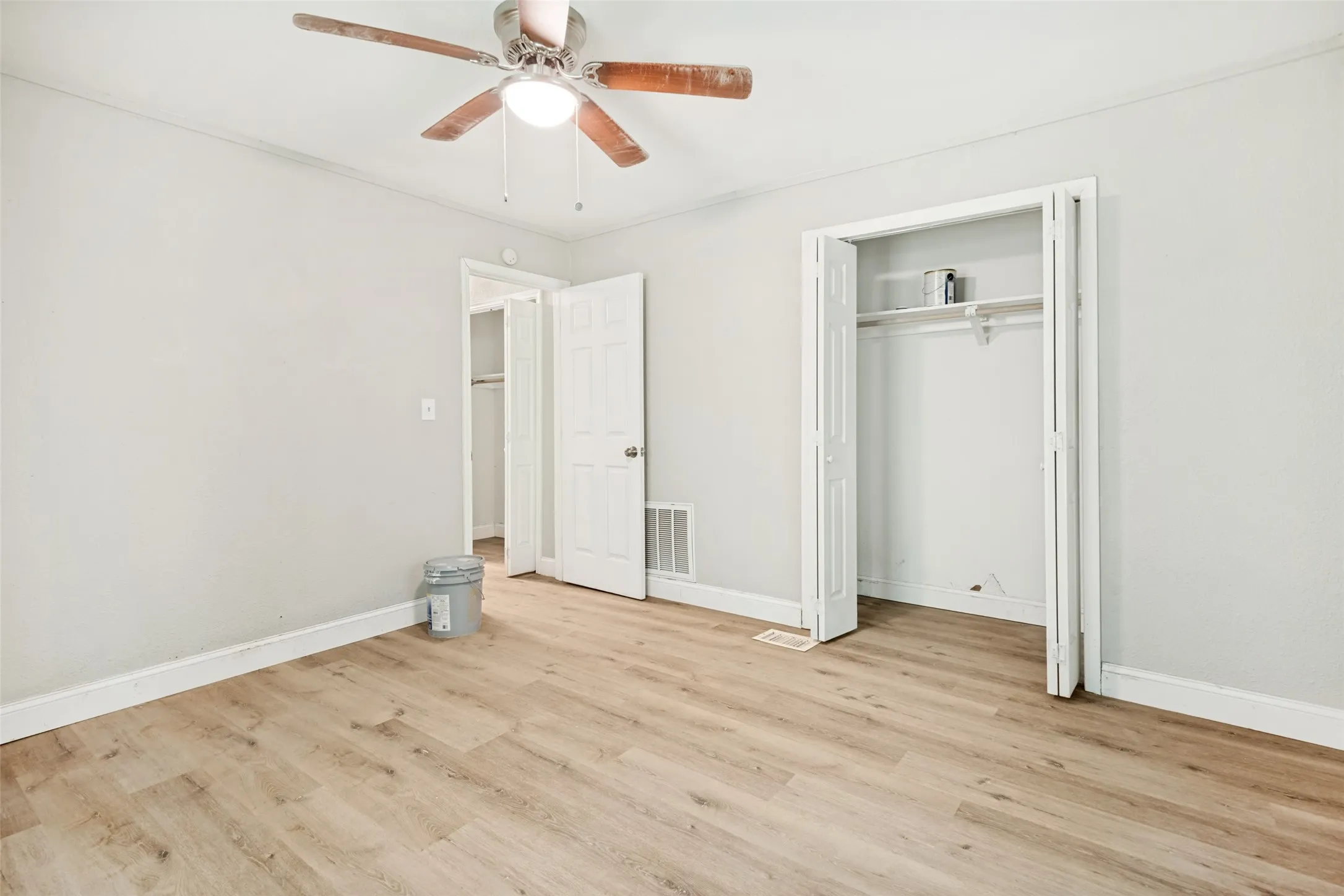 Single Family Residence For Rent in Wood County , 422 Stone Street, Mineola, Texas 75773, 3 Bedroom, 2 Bathroom, Garage spaces, 1,281 Sqft, built in 1940, mls#21387412, Real Estate Agent in Mineola, Homes For Rent in Wood county, Homes For Rent in Mineola, Realtor in Mineola Texas, Real Estate Brokerage Independent Realty Texas, Luminita Cordes Realtor