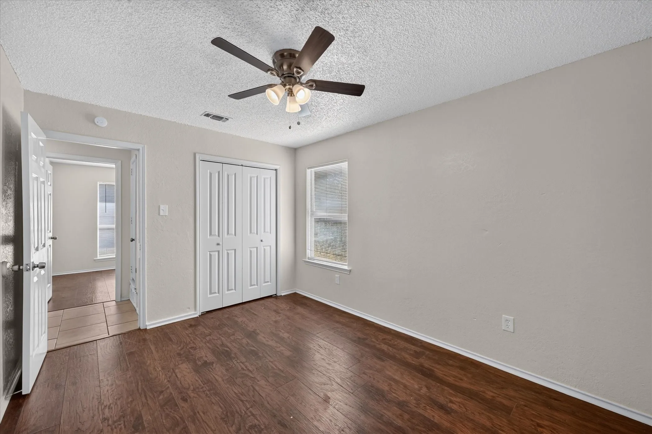 Single Family Residence For Sale in Tarrant County , 209 Water Lane, Crowley, Texas 76036, 3 Bedroom, 2 Bathroom, 2 Garage spaces, 1,080 Sqft, built in 1983, mls#21381198, Real Estate Agent in Crowley, Homes For Sale in Tarrant county, Homes For Sale in Crowley, Realtor in Crowley Texas, Real Estate Brokerage Independent Realty Texas, Luminita Cordes Realtor