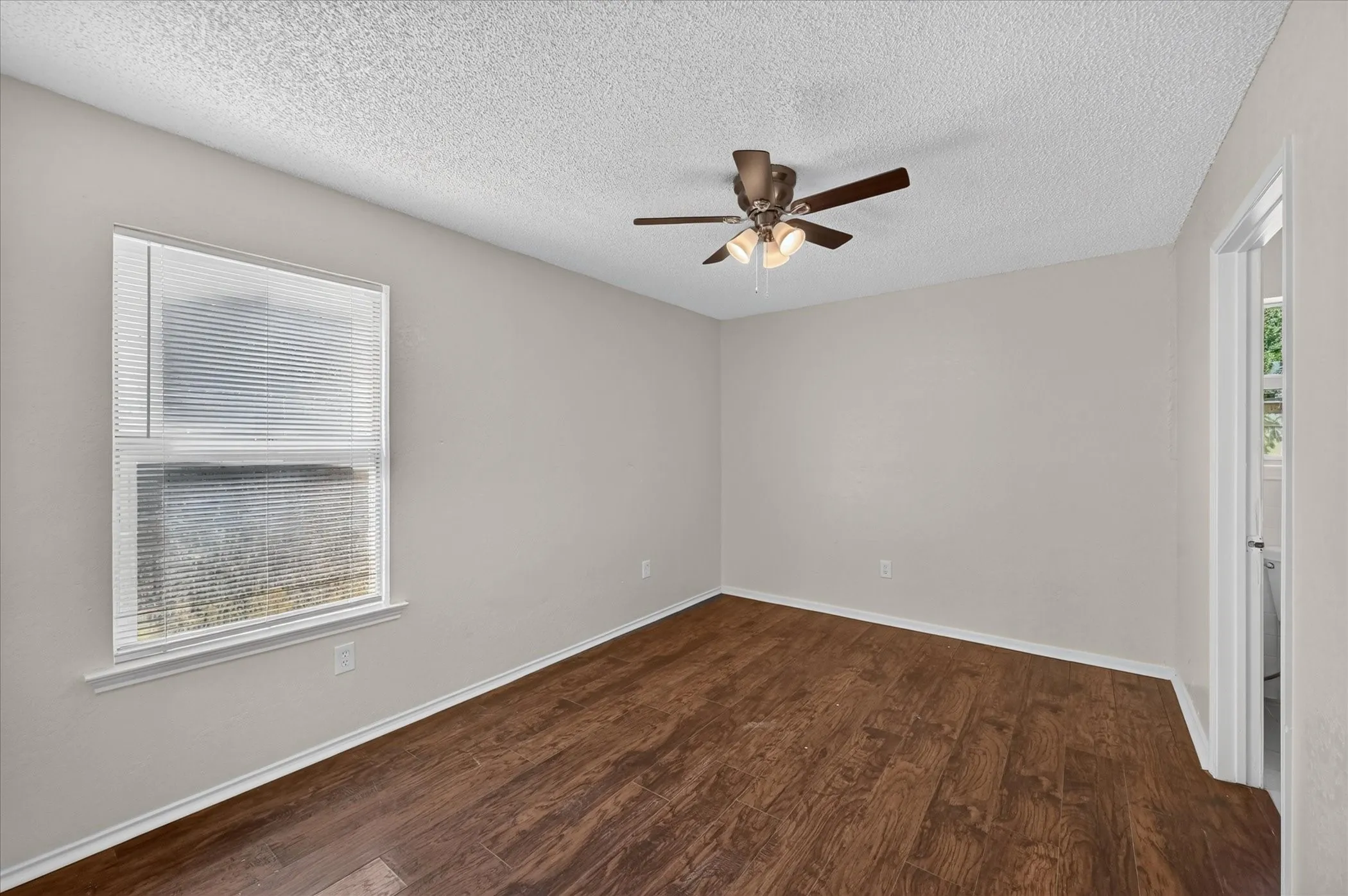 Single Family Residence For Sale in Tarrant County , 209 Water Lane, Crowley, Texas 76036, 3 Bedroom, 2 Bathroom, 2 Garage spaces, 1,080 Sqft, built in 1983, mls#21381198, Real Estate Agent in Crowley, Homes For Sale in Tarrant county, Homes For Sale in Crowley, Realtor in Crowley Texas, Real Estate Brokerage Independent Realty Texas, Luminita Cordes Realtor
