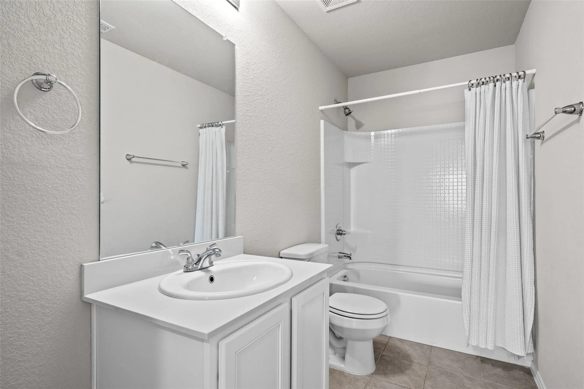 Single Family Residence For Rent in Tarrant County , 7904 Schooner Drive, Fort Worth, Texas 76179, 4 Bedroom, 3 Bathroom, 2 Garage spaces, 2,389 Sqft, built in 2022, mls#21386865, Real Estate Agent in Fort Worth, Homes For Rent in Tarrant county, Homes For Rent in Fort Worth, Realtor in Fort Worth Texas, Real Estate Brokerage Independent Realty Texas, Luminita Cordes Realtor