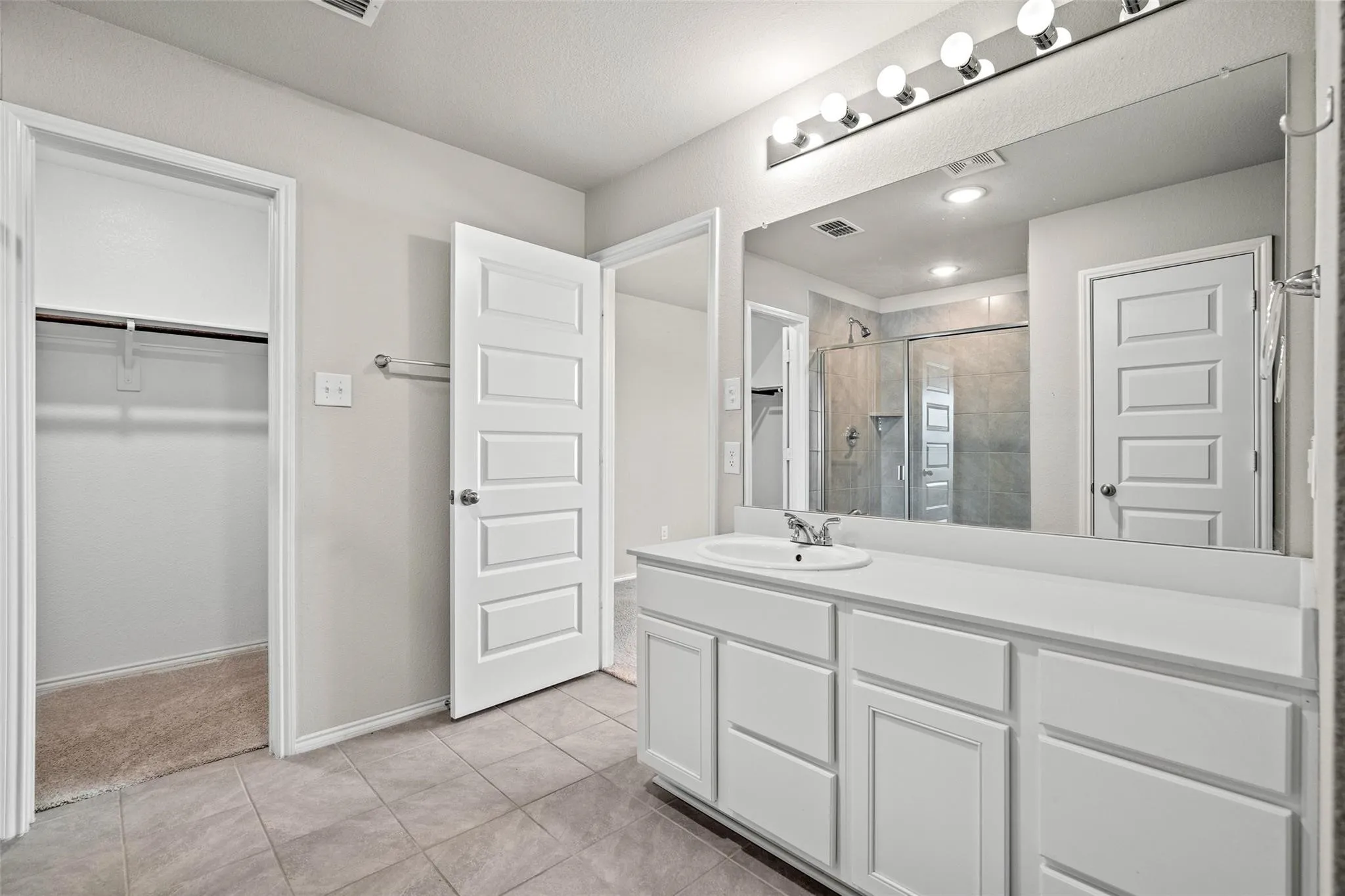 Single Family Residence For Rent in Tarrant County , 7904 Schooner Drive, Fort Worth, Texas 76179, 4 Bedroom, 3 Bathroom, 2 Garage spaces, 2,389 Sqft, built in 2022, mls#21386865, Real Estate Agent in Fort Worth, Homes For Rent in Tarrant county, Homes For Rent in Fort Worth, Realtor in Fort Worth Texas, Real Estate Brokerage Independent Realty Texas, Luminita Cordes Realtor