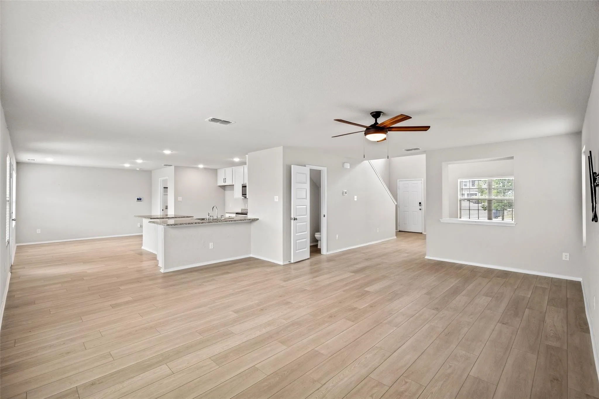 Single Family Residence For Rent in Tarrant County , 7904 Schooner Drive, Fort Worth, Texas 76179, 4 Bedroom, 3 Bathroom, 2 Garage spaces, 2,389 Sqft, built in 2022, mls#21386865, Real Estate Agent in Fort Worth, Homes For Rent in Tarrant county, Homes For Rent in Fort Worth, Realtor in Fort Worth Texas, Real Estate Brokerage Independent Realty Texas, Luminita Cordes Realtor