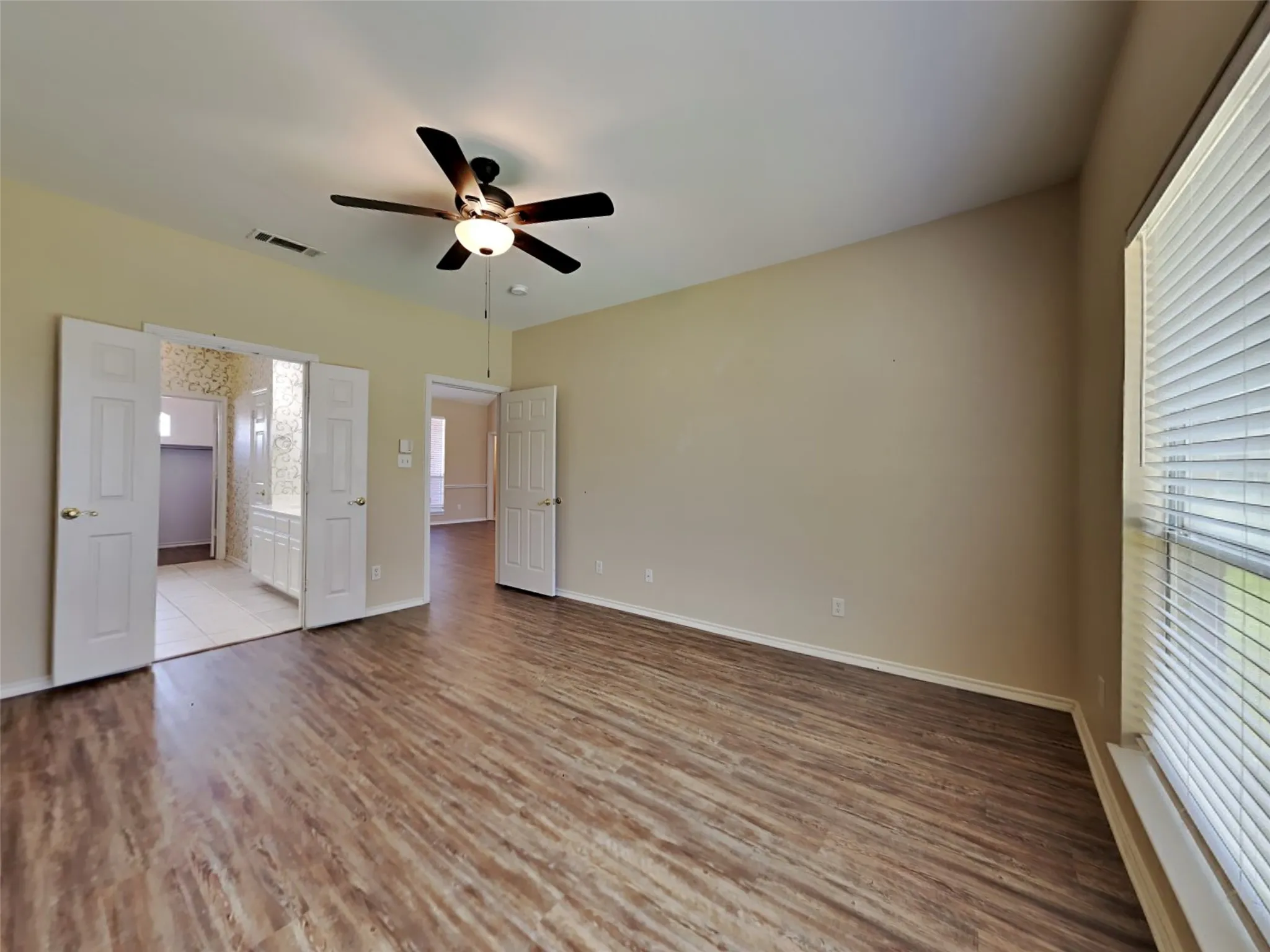 Single Family Residence For Rent in Denton County , 1829 Carver Drive, Carrollton, Texas 75010, 3 Bedroom, 3 Bathroom, 2 Garage spaces, 1,625 Sqft, built in 2002, mls#21387425, Real Estate Agent in Carrollton, Homes For Rent in Denton county, Homes For Rent in Carrollton, Realtor in Carrollton Texas, Real Estate Brokerage Independent Realty Texas, Luminita Cordes Realtor