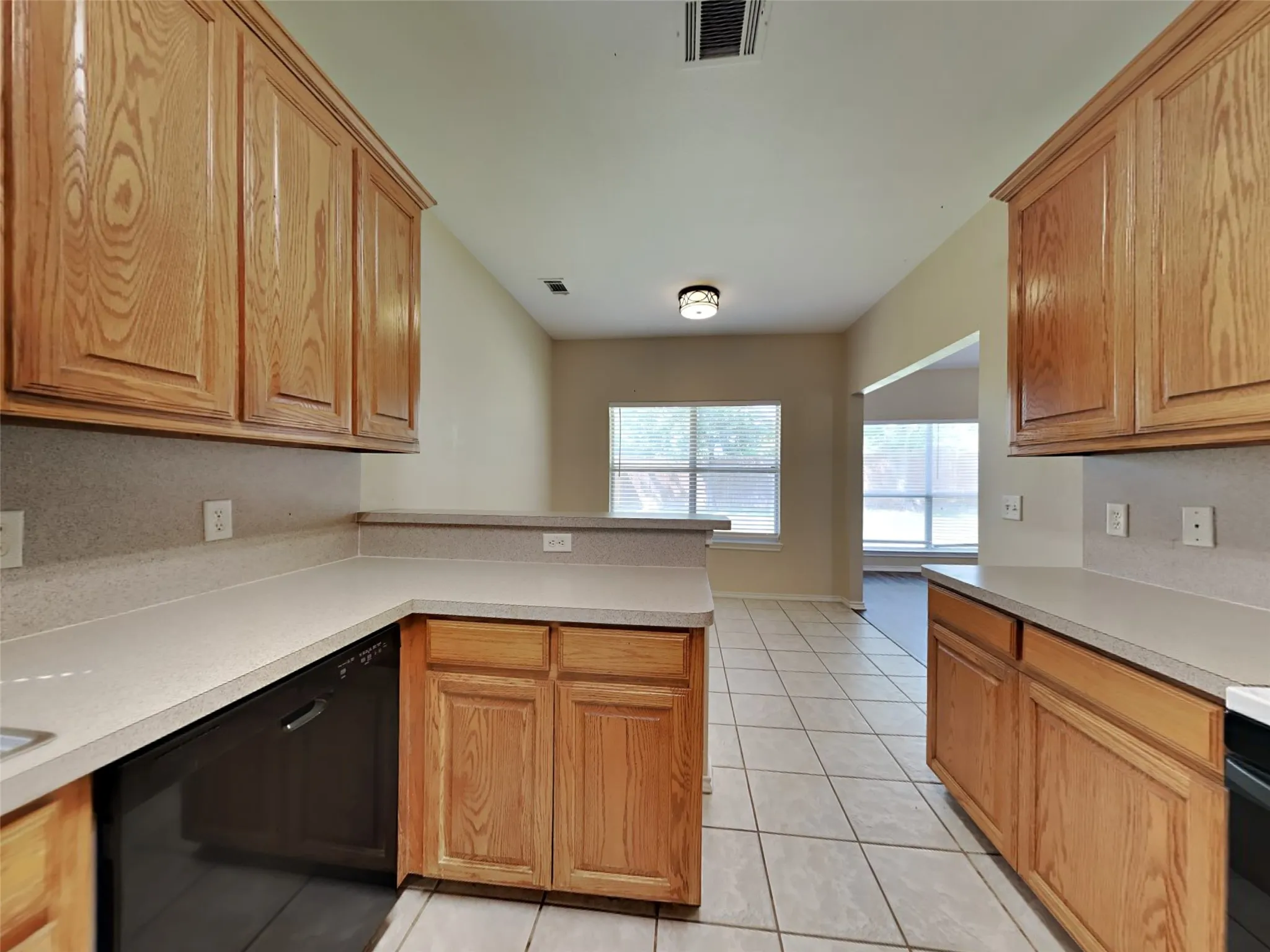Single Family Residence For Rent in Denton County , 1829 Carver Drive, Carrollton, Texas 75010, 3 Bedroom, 3 Bathroom, 2 Garage spaces, 1,625 Sqft, built in 2002, mls#21387425, Real Estate Agent in Carrollton, Homes For Rent in Denton county, Homes For Rent in Carrollton, Realtor in Carrollton Texas, Real Estate Brokerage Independent Realty Texas, Luminita Cordes Realtor