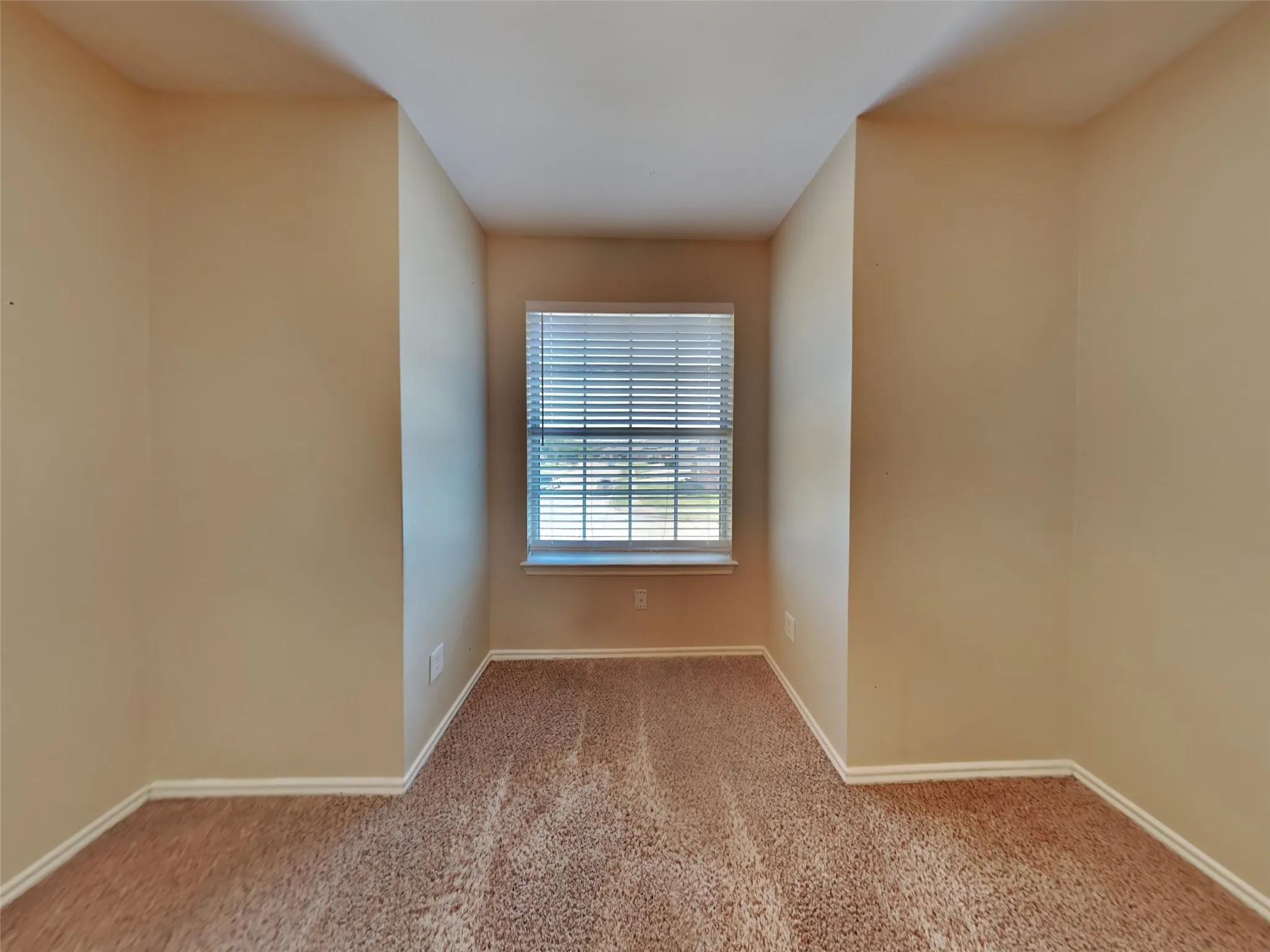 Single Family Residence For Rent in Denton County , 1829 Carver Drive, Carrollton, Texas 75010, 3 Bedroom, 3 Bathroom, 2 Garage spaces, 1,625 Sqft, built in 2002, mls#21387425, Real Estate Agent in Carrollton, Homes For Rent in Denton county, Homes For Rent in Carrollton, Realtor in Carrollton Texas, Real Estate Brokerage Independent Realty Texas, Luminita Cordes Realtor