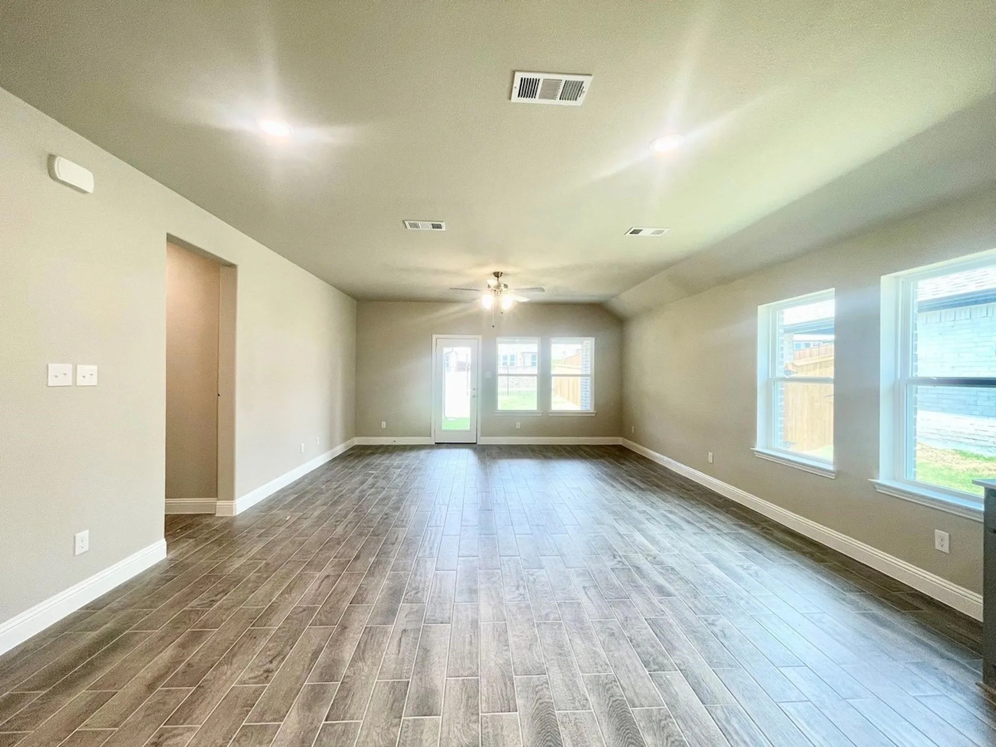 Single Family Residence For Sale in Collin County , 809 Tartane Drive, Anna, Texas 75409, 3 Bedroom, 2 Bathroom, 2 Garage spaces, 1,808 Sqft, built in 2024, mls#21387435, Real Estate Agent in Anna, Homes For Sale in Collin county, Homes For Sale in Anna, Realtor in Anna Texas, Real Estate Brokerage Independent Realty Texas, Luminita Cordes Realtor