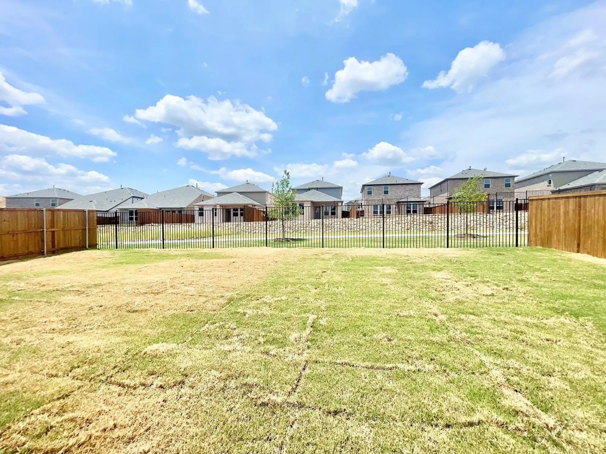 Single Family Residence For Sale in Collin County , 809 Tartane Drive, Anna, Texas 75409, 3 Bedroom, 2 Bathroom, 2 Garage spaces, 1,808 Sqft, built in 2024, mls#21387435, Real Estate Agent in Anna, Homes For Sale in Collin county, Homes For Sale in Anna, Realtor in Anna Texas, Real Estate Brokerage Independent Realty Texas, Luminita Cordes Realtor