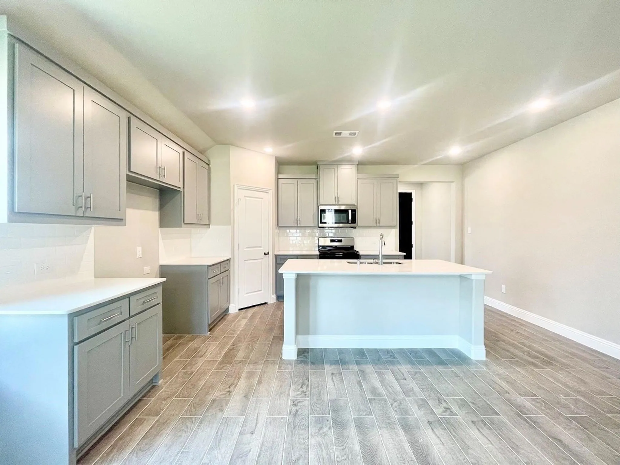 Single Family Residence For Sale in Collin County , 809 Tartane Drive, Anna, Texas 75409, 3 Bedroom, 2 Bathroom, 2 Garage spaces, 1,808 Sqft, built in 2024, mls#21387435, Real Estate Agent in Anna, Homes For Sale in Collin county, Homes For Sale in Anna, Realtor in Anna Texas, Real Estate Brokerage Independent Realty Texas, Luminita Cordes Realtor