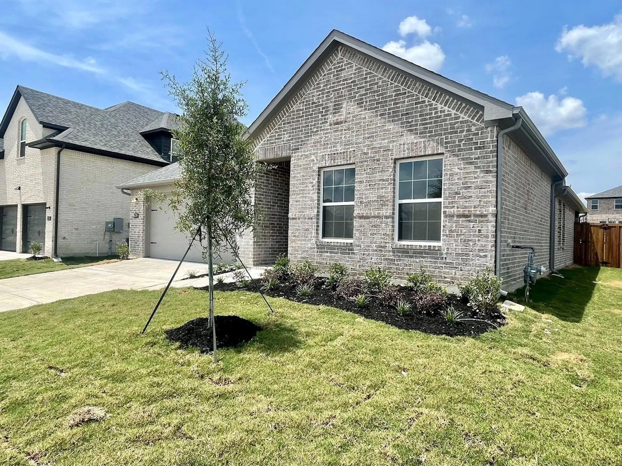Single Family Residence For Sale in Collin County , 809 Tartane Drive, Anna, Texas 75409, 3 Bedroom, 2 Bathroom, 2 Garage spaces, 1,808 Sqft, built in 2024, mls#21387435, Real Estate Agent in Anna, Homes For Sale in Collin county, Homes For Sale in Anna, Realtor in Anna Texas, Real Estate Brokerage Independent Realty Texas, Luminita Cordes Realtor