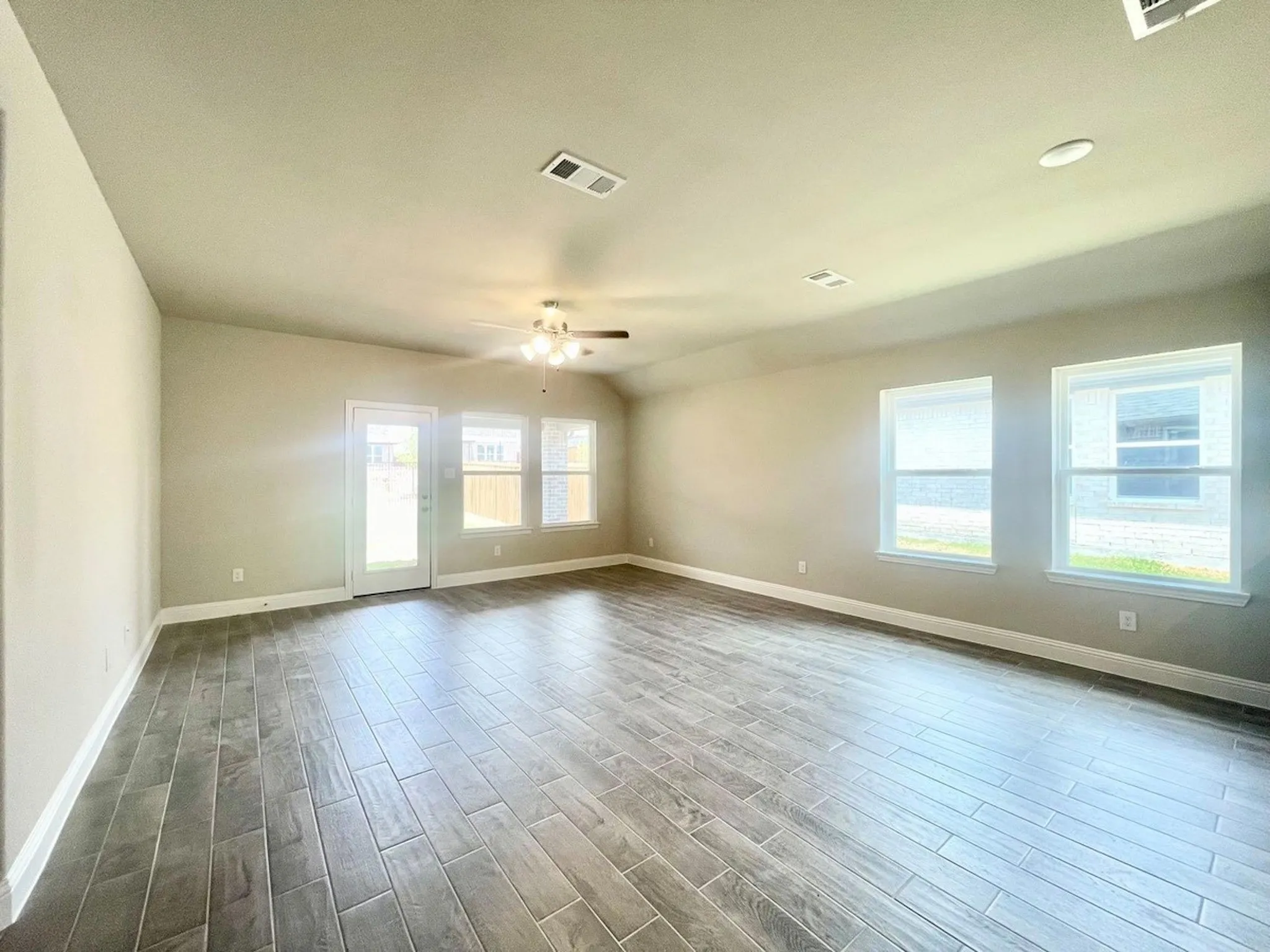 Single Family Residence For Sale in Collin County , 809 Tartane Drive, Anna, Texas 75409, 3 Bedroom, 2 Bathroom, 2 Garage spaces, 1,808 Sqft, built in 2024, mls#21387435, Real Estate Agent in Anna, Homes For Sale in Collin county, Homes For Sale in Anna, Realtor in Anna Texas, Real Estate Brokerage Independent Realty Texas, Luminita Cordes Realtor