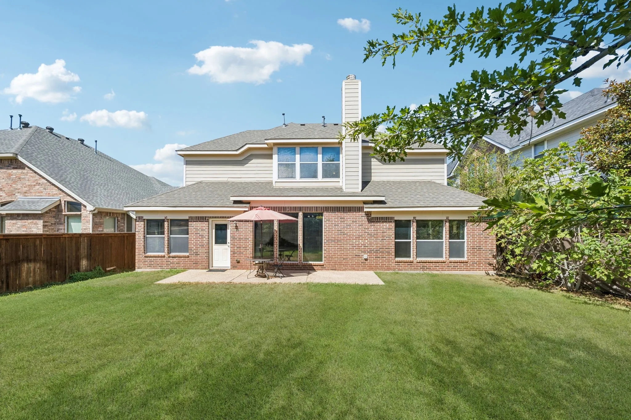 Single Family Residence For Sale in Denton County , 712 Lathrop Street, Lantana, Texas 76226, 4 Bedroom, 4 Bathroom, 2 Garage spaces, 3,679 Sqft, built in 2008, mls#21386738, Real Estate Agent in Lantana, Homes For Sale in Denton county, Homes For Sale in Lantana, Realtor in Lantana Texas, Real Estate Brokerage Independent Realty Texas, Luminita Cordes Realtor