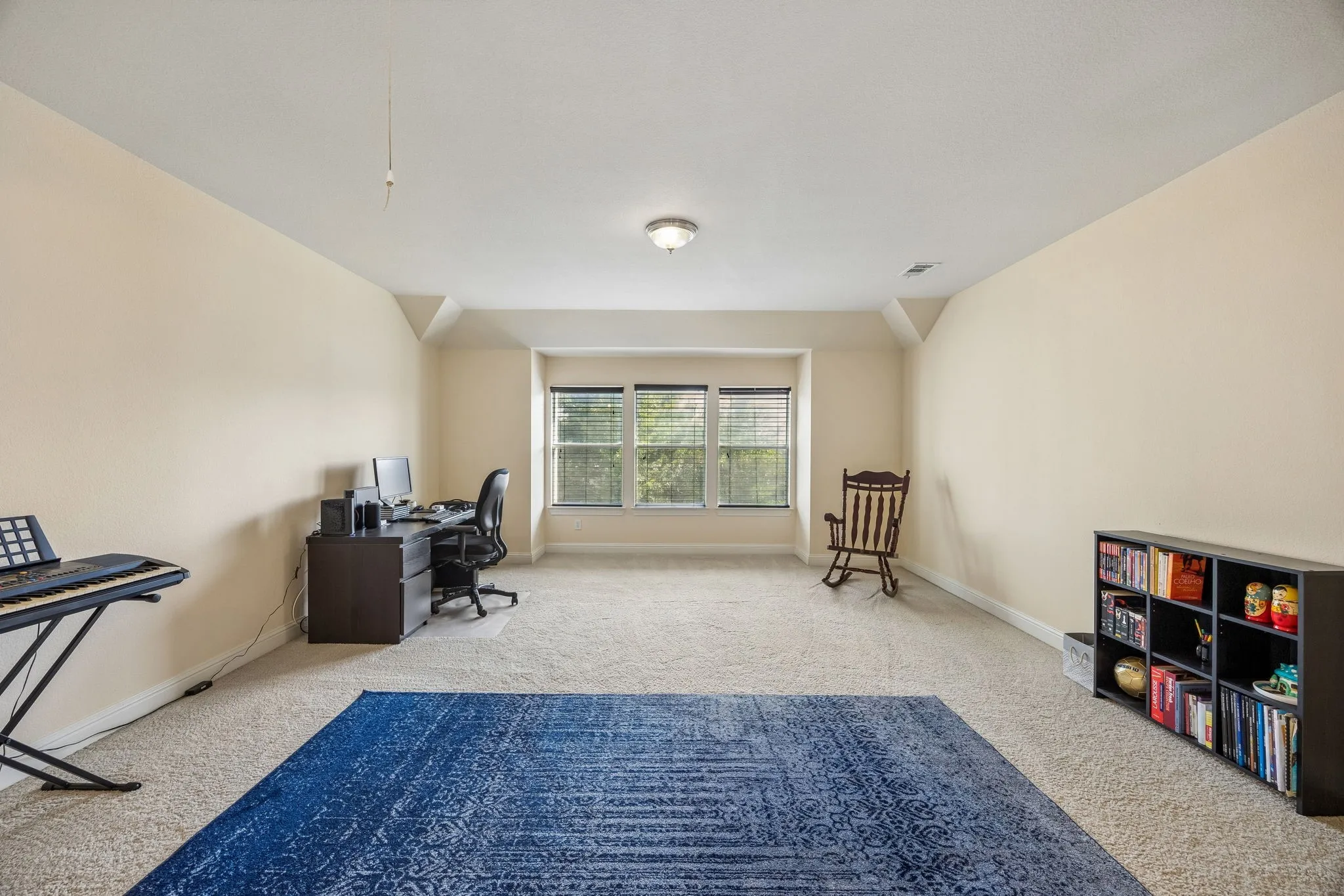 Single Family Residence For Sale in Denton County , 712 Lathrop Street, Lantana, Texas 76226, 4 Bedroom, 4 Bathroom, 2 Garage spaces, 3,679 Sqft, built in 2008, mls#21386738, Real Estate Agent in Lantana, Homes For Sale in Denton county, Homes For Sale in Lantana, Realtor in Lantana Texas, Real Estate Brokerage Independent Realty Texas, Luminita Cordes Realtor