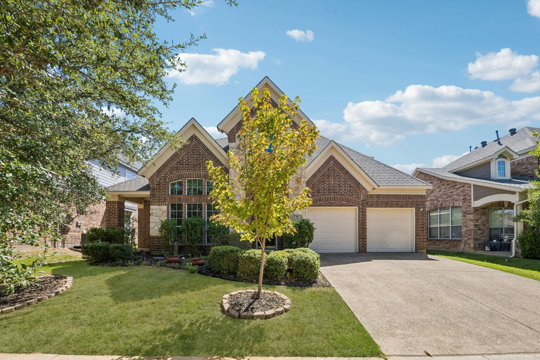 Single Family Residence For Sale in Denton County , 712 Lathrop Street, Lantana, Texas 76226, 4 Bedroom, 4 Bathroom, 2 Garage spaces, 3,679 Sqft, built in 2008, mls#21386738, Real Estate Agent in Lantana, Homes For Sale in Denton county, Homes For Sale in Lantana, Realtor in Lantana Texas, Real Estate Brokerage Independent Realty Texas, Luminita Cordes Realtor