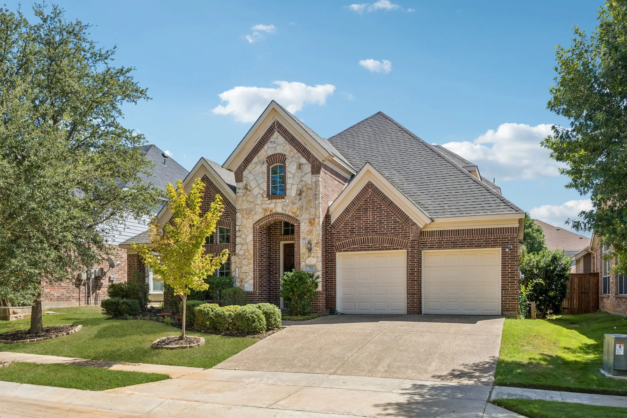 Single Family Residence For Sale in Denton County , 712 Lathrop Street, Lantana, Texas 76226, 4 Bedroom, 4 Bathroom, 2 Garage spaces, 3,679 Sqft, built in 2008, mls#21386738, Real Estate Agent in Lantana, Homes For Sale in Denton county, Homes For Sale in Lantana, Realtor in Lantana Texas, Real Estate Brokerage Independent Realty Texas, Luminita Cordes Realtor
