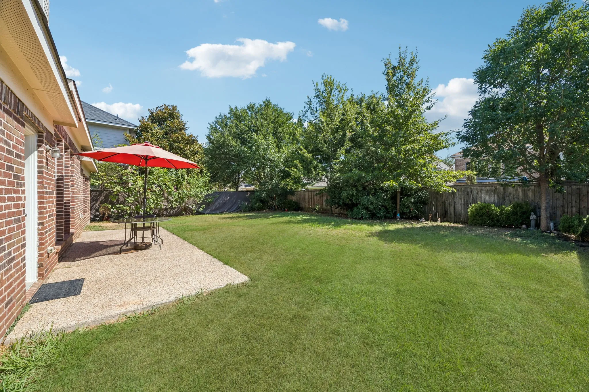 Single Family Residence For Sale in Denton County , 712 Lathrop Street, Lantana, Texas 76226, 4 Bedroom, 4 Bathroom, 2 Garage spaces, 3,679 Sqft, built in 2008, mls#21386738, Real Estate Agent in Lantana, Homes For Sale in Denton county, Homes For Sale in Lantana, Realtor in Lantana Texas, Real Estate Brokerage Independent Realty Texas, Luminita Cordes Realtor