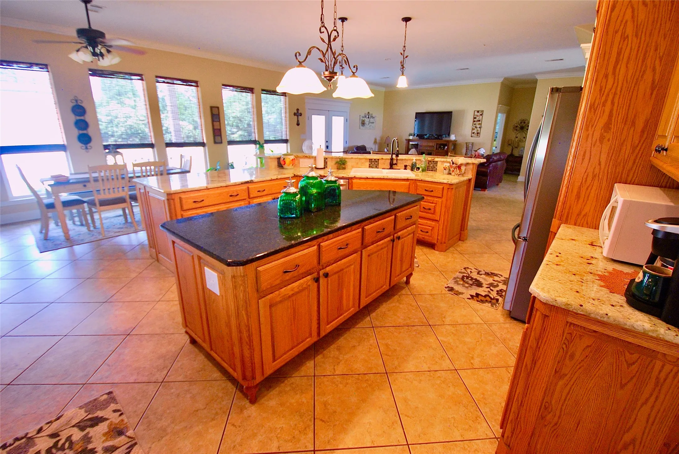 Farm For Sale in Van Zandt County , 27368 St Highway 19 N, Athens, Texas 75752, 5 Bedroom, 4 Bathroom, 4 Garage spaces, 5,217 Sqft, built in 2008, mls#21381127, Real Estate Agent in Athens, Homes For Sale in Van Zandt county, Homes For Sale in Athens, Realtor in Athens Texas, Real Estate Brokerage Independent Realty Texas, Luminita Cordes Realtor