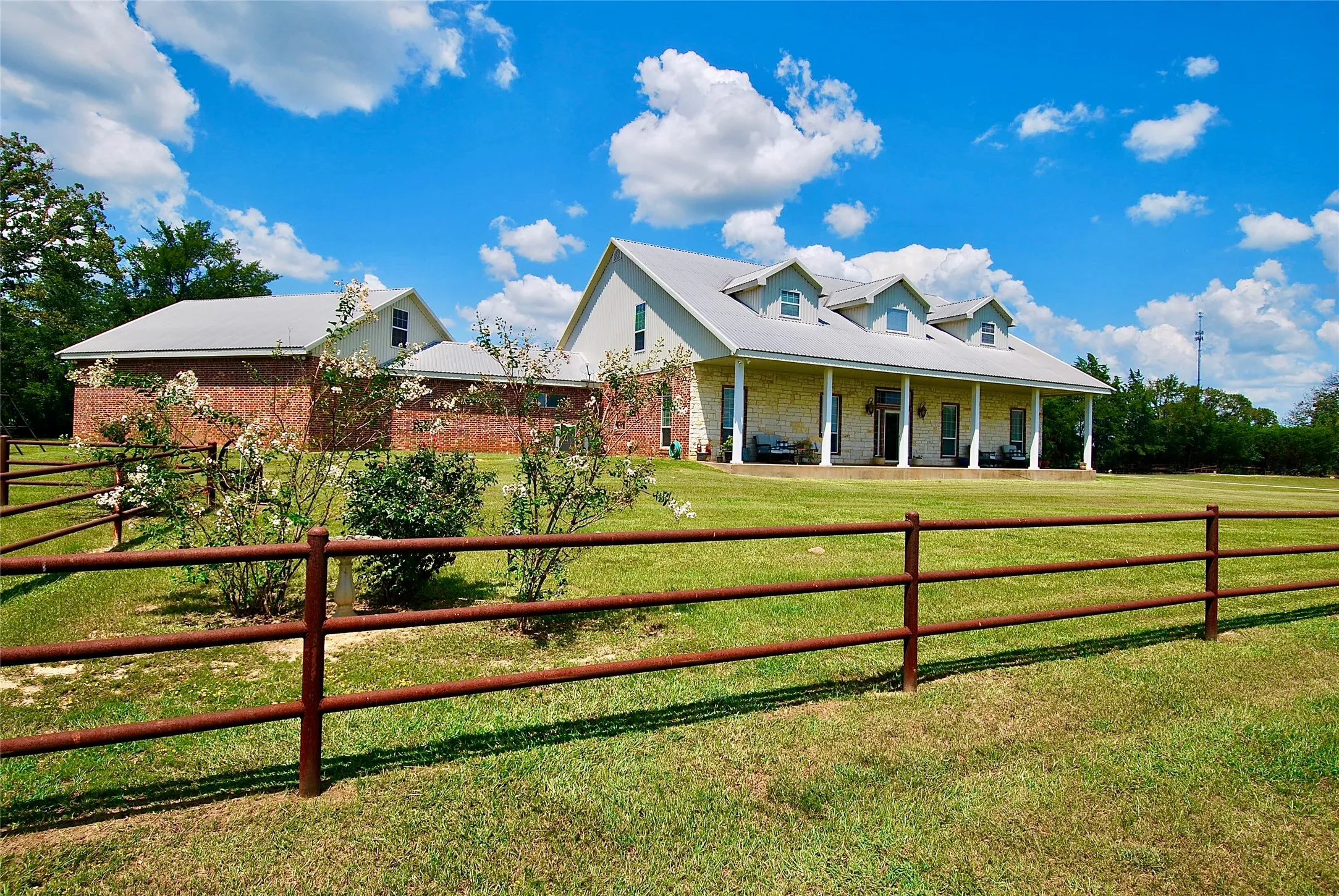 Farm For Sale in Van Zandt County , 27368 St Highway 19 N, Athens, Texas 75752, 5 Bedroom, 4 Bathroom, 4 Garage spaces, 5,217 Sqft, built in 2008, mls#21381127, Real Estate Agent in Athens, Homes For Sale in Van Zandt county, Homes For Sale in Athens, Realtor in Athens Texas, Real Estate Brokerage Independent Realty Texas, Luminita Cordes Realtor