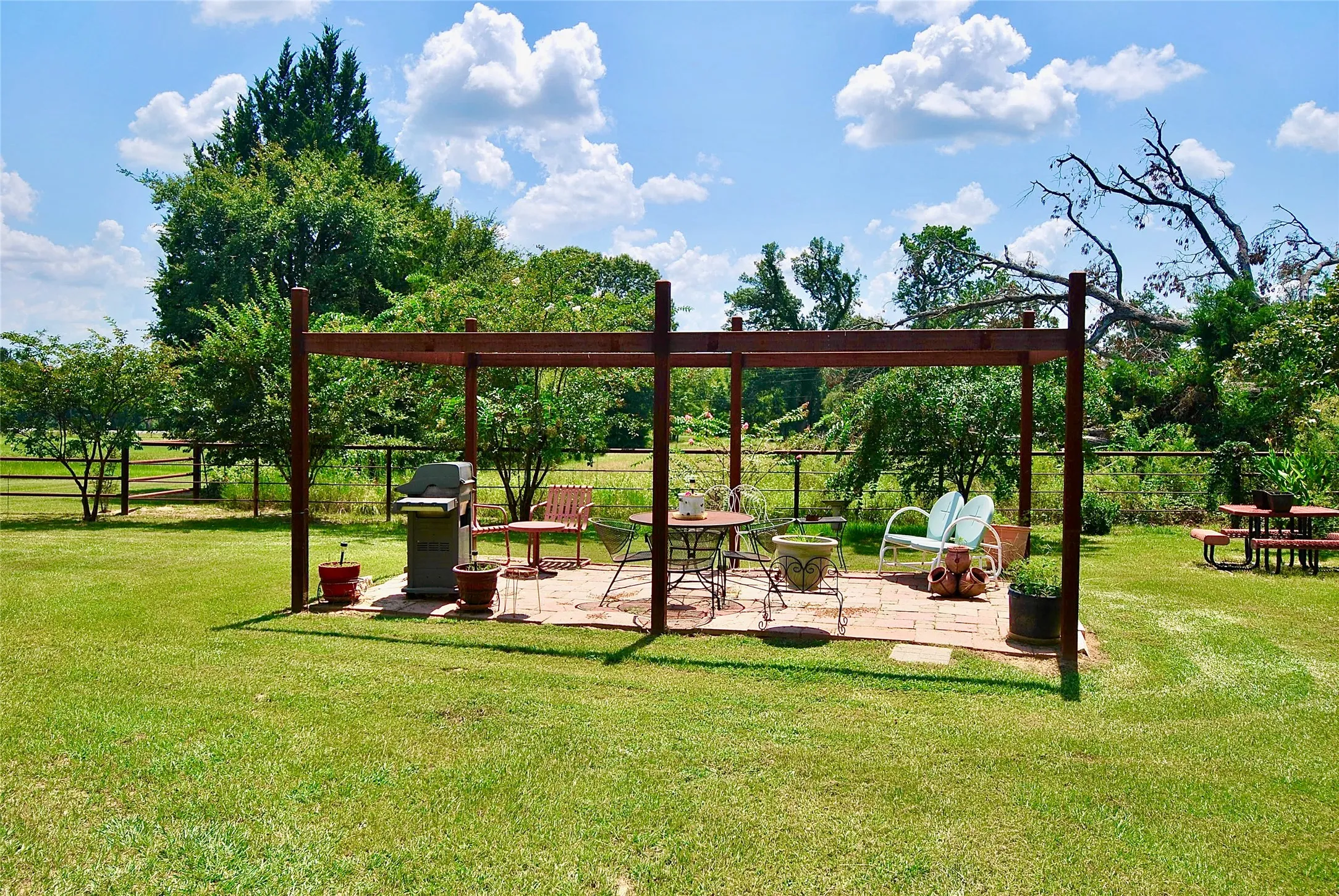 Farm For Sale in Van Zandt County , 27368 St Highway 19 N, Athens, Texas 75752, 5 Bedroom, 4 Bathroom, 4 Garage spaces, 5,217 Sqft, built in 2008, mls#21381127, Real Estate Agent in Athens, Homes For Sale in Van Zandt county, Homes For Sale in Athens, Realtor in Athens Texas, Real Estate Brokerage Independent Realty Texas, Luminita Cordes Realtor