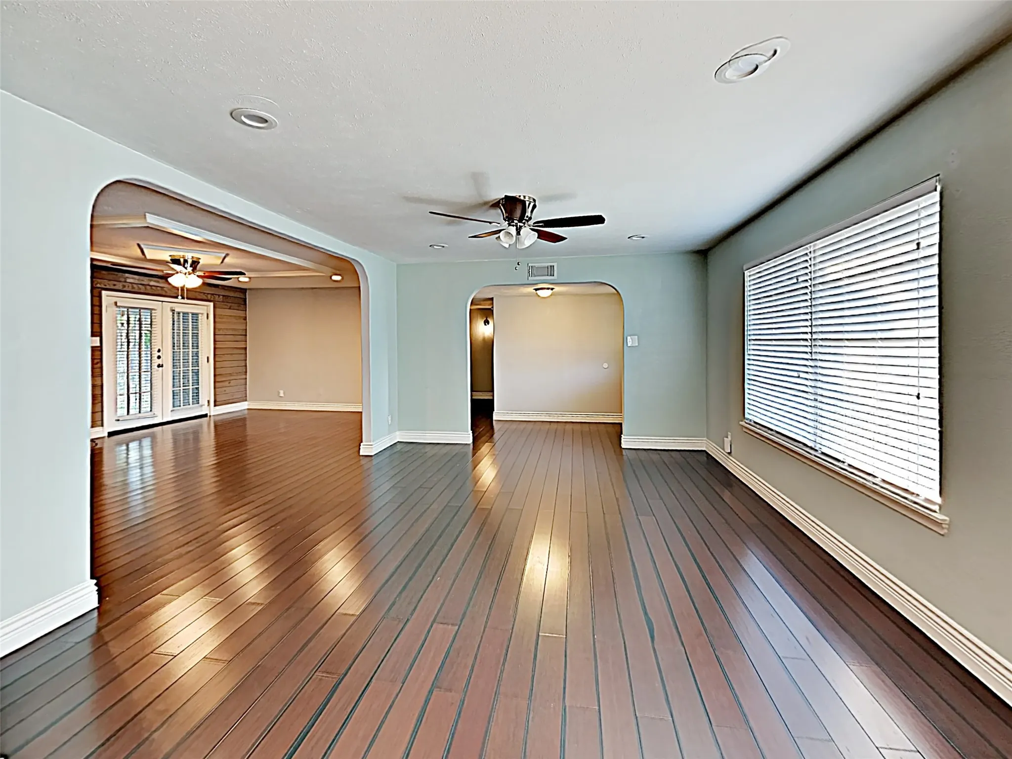 Single Family Residence For Rent in Dallas County , 8476 Sweetwood Drive, Dallas, Texas 75228, 3 Bedroom, 2 Bathroom, 2 Garage spaces, 1,897 Sqft, built in 1962, mls#21387442, Real Estate Agent in Dallas, Homes For Rent in Dallas county, Homes For Rent in Dallas, Realtor in Dallas Texas, Real Estate Brokerage Independent Realty Texas, Luminita Cordes Realtor