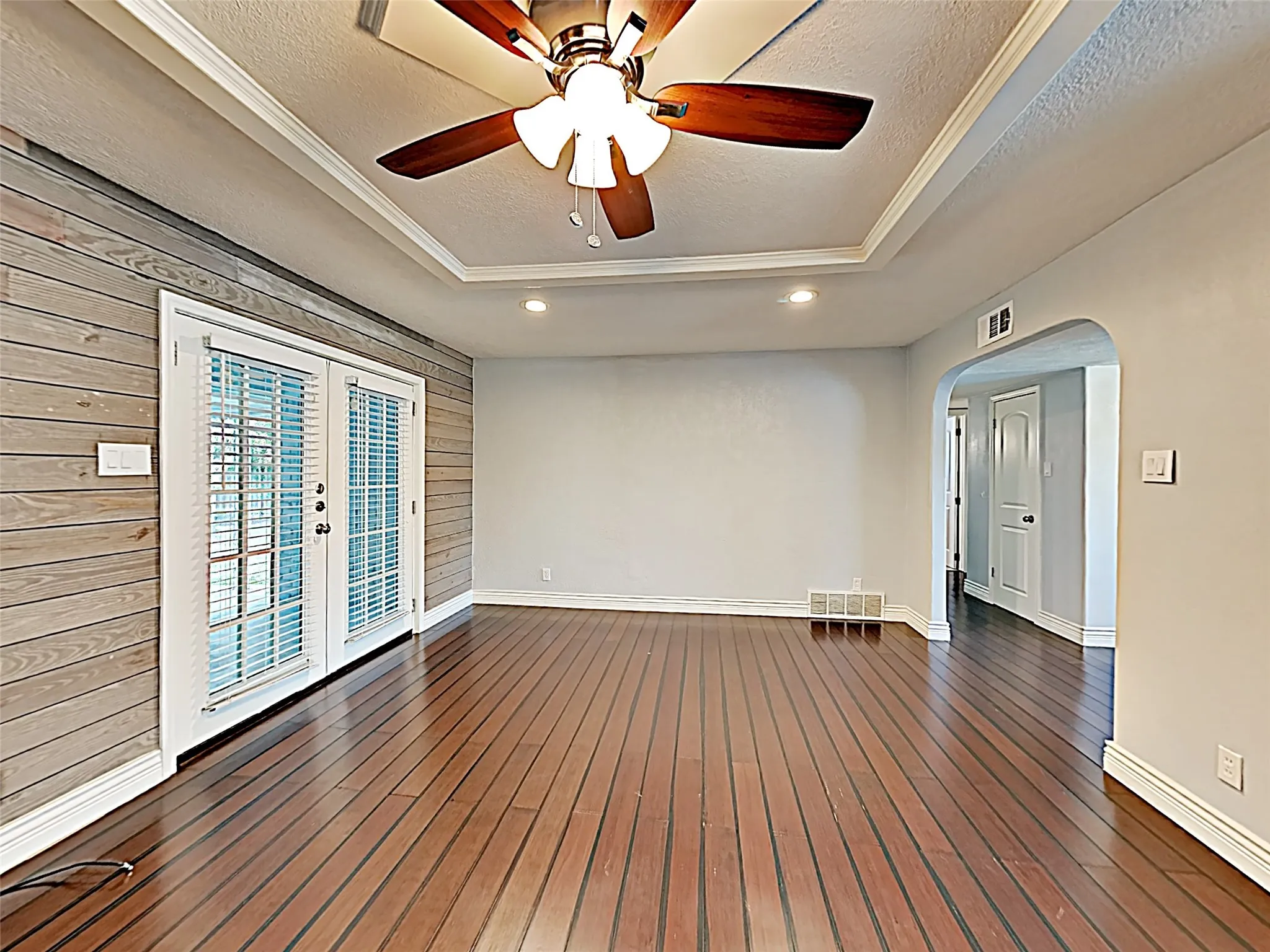 Single Family Residence For Rent in Dallas County , 8476 Sweetwood Drive, Dallas, Texas 75228, 3 Bedroom, 2 Bathroom, 2 Garage spaces, 1,897 Sqft, built in 1962, mls#21387442, Real Estate Agent in Dallas, Homes For Rent in Dallas county, Homes For Rent in Dallas, Realtor in Dallas Texas, Real Estate Brokerage Independent Realty Texas, Luminita Cordes Realtor