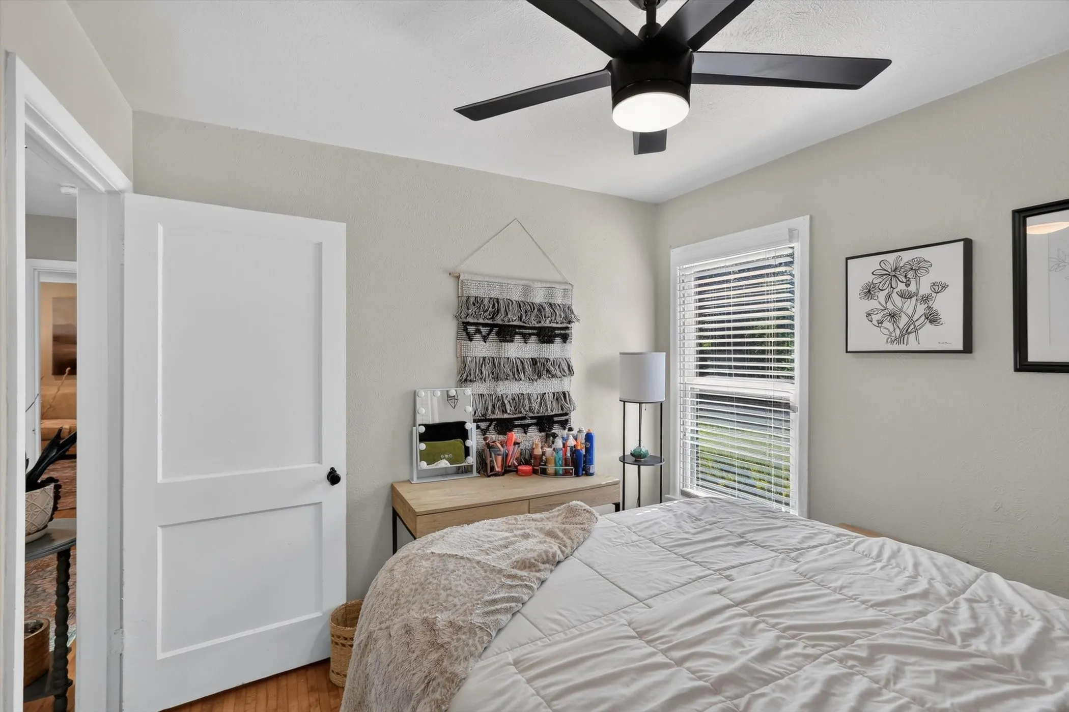 Single Family Residence For Rent in Dallas County , 10518 Dawn Drive, Dallas, Texas 75228, 3 Bedroom, 2 Bathroom, Garage spaces, 1,001 Sqft, built in 1950, mls#21387424, Real Estate Agent in Dallas, Homes For Rent in Dallas county, Homes For Rent in Dallas, Realtor in Dallas Texas, Real Estate Brokerage Independent Realty Texas, Luminita Cordes Realtor