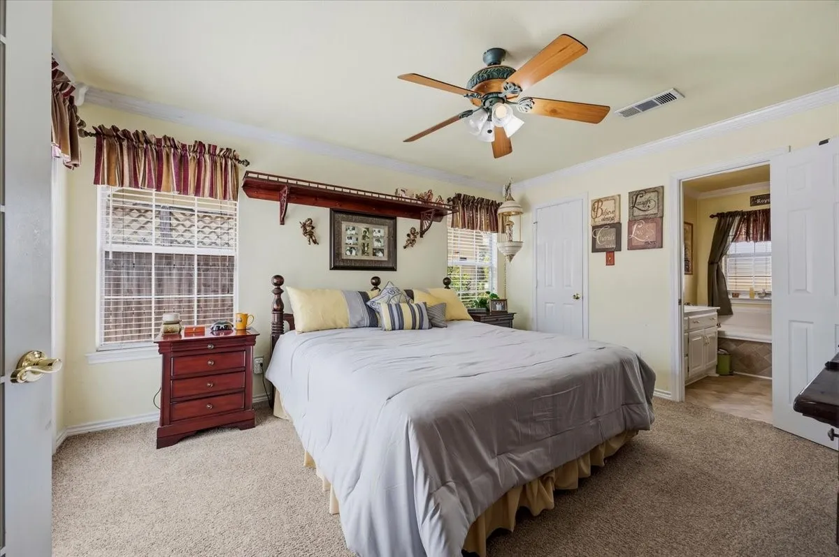 Single Family Residence For Sale in Ellis County , 510 E Avenue F, Midlothian, Texas 76065, 3 Bedroom, 2 Bathroom, 2 Garage spaces, 1,306 Sqft, built in 1999, mls#21387449, Real Estate Agent in Midlothian, Homes For Sale in Ellis county, Homes For Sale in Midlothian, Realtor in Midlothian Texas, Real Estate Brokerage Independent Realty Texas, Luminita Cordes Realtor
