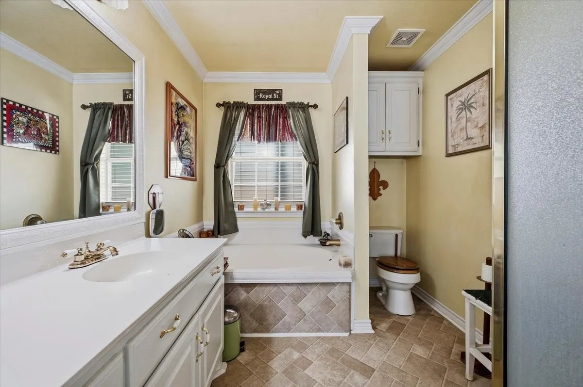 Single Family Residence For Sale in Ellis County , 510 E Avenue F, Midlothian, Texas 76065, 3 Bedroom, 2 Bathroom, 2 Garage spaces, 1,306 Sqft, built in 1999, mls#21387449, Real Estate Agent in Midlothian, Homes For Sale in Ellis county, Homes For Sale in Midlothian, Realtor in Midlothian Texas, Real Estate Brokerage Independent Realty Texas, Luminita Cordes Realtor