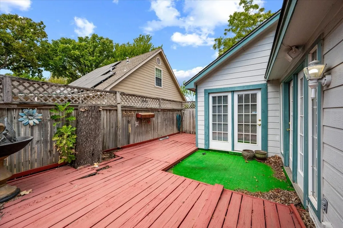 Single Family Residence For Sale in Ellis County , 510 E Avenue F, Midlothian, Texas 76065, 3 Bedroom, 2 Bathroom, 2 Garage spaces, 1,306 Sqft, built in 1999, mls#21387449, Real Estate Agent in Midlothian, Homes For Sale in Ellis county, Homes For Sale in Midlothian, Realtor in Midlothian Texas, Real Estate Brokerage Independent Realty Texas, Luminita Cordes Realtor