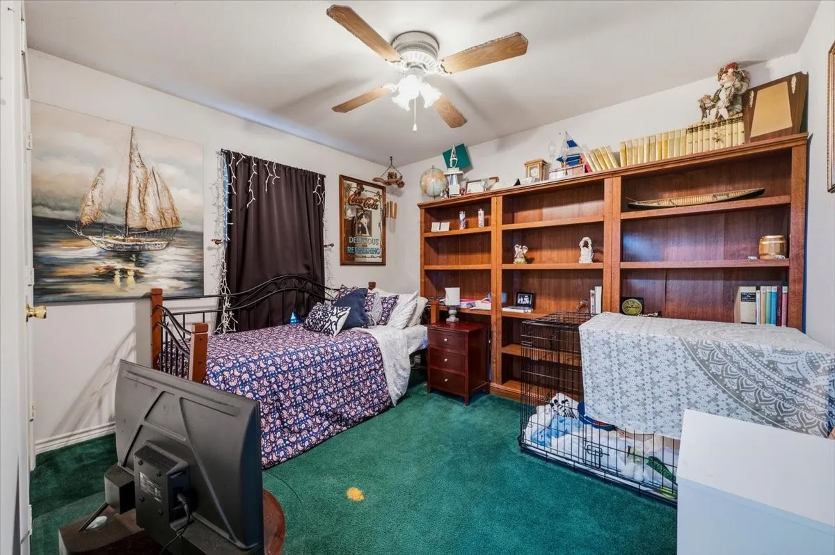 Single Family Residence For Sale in Ellis County , 510 E Avenue F, Midlothian, Texas 76065, 3 Bedroom, 2 Bathroom, 2 Garage spaces, 1,306 Sqft, built in 1999, mls#21387449, Real Estate Agent in Midlothian, Homes For Sale in Ellis county, Homes For Sale in Midlothian, Realtor in Midlothian Texas, Real Estate Brokerage Independent Realty Texas, Luminita Cordes Realtor