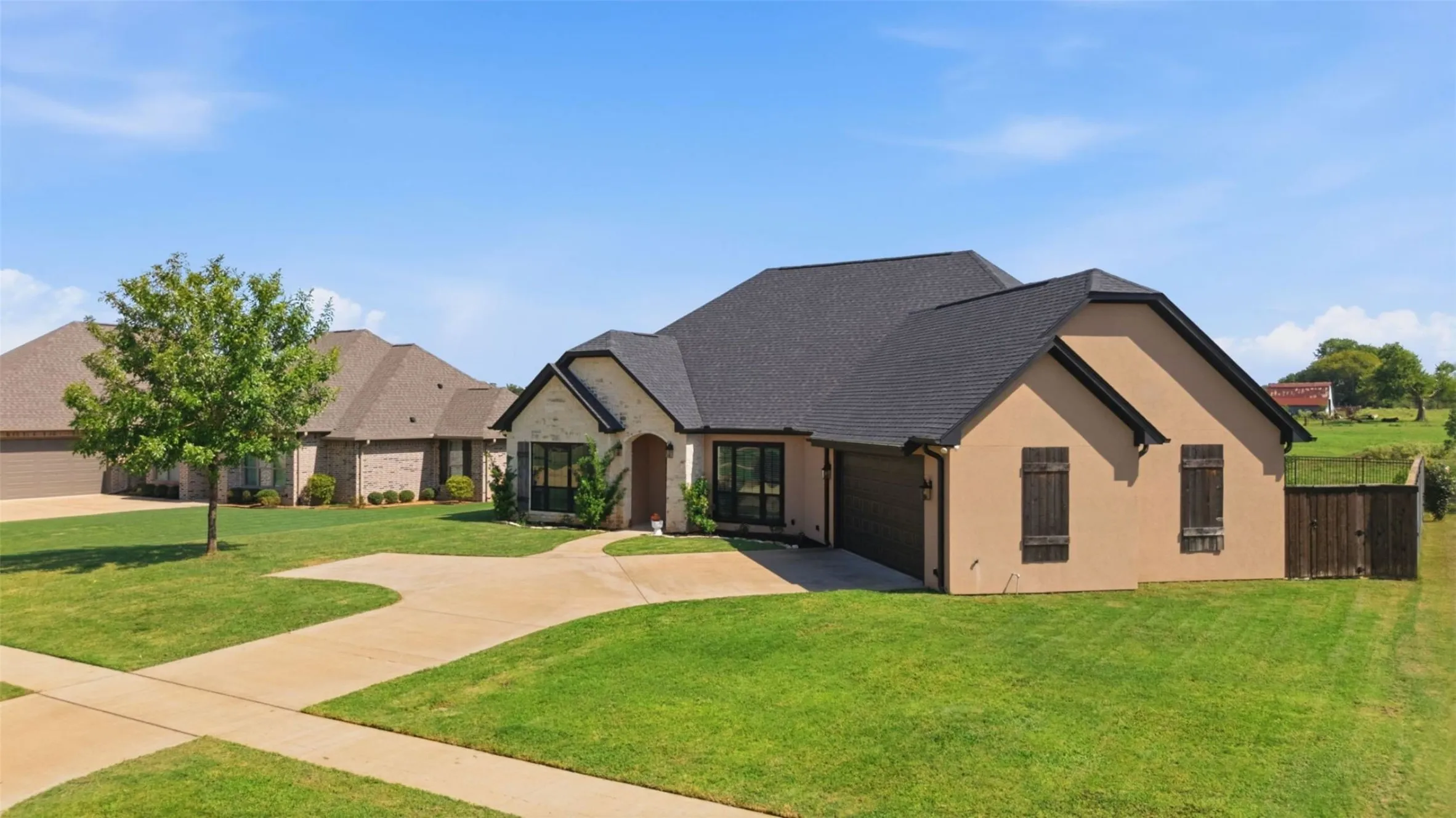 Single Family Residence For Sale in Smith County , 264 Heritage Way, Bullard, Texas 75757, 4 Bedroom, 3 Bathroom, 2 Garage spaces, 2,757 Sqft, built in 2020, mls#21387173, Real Estate Agent in Bullard, Homes For Sale in Smith county, Homes For Sale in Bullard, Realtor in Bullard Texas, Real Estate Brokerage Independent Realty Texas, Luminita Cordes Realtor