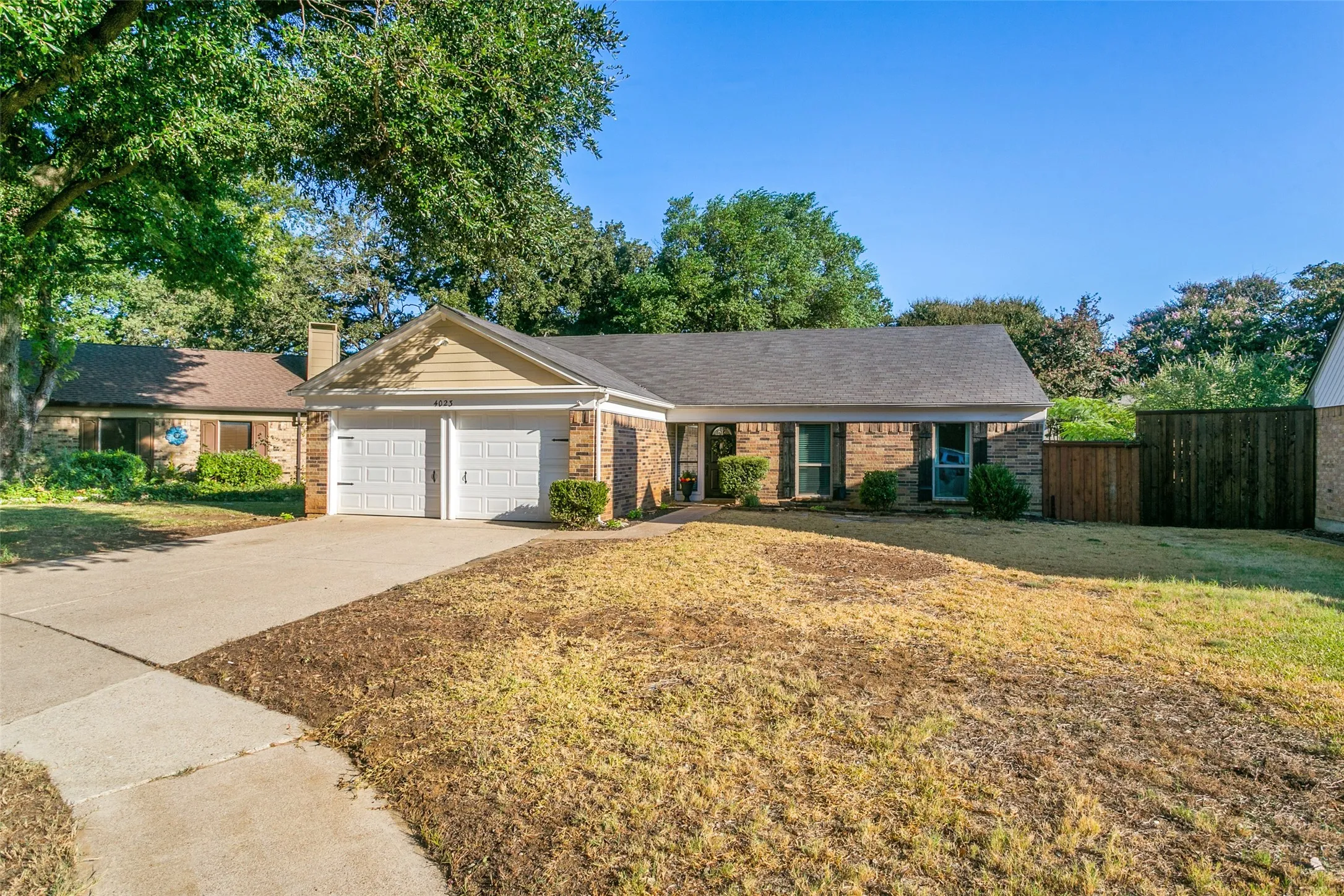 Both front and back yards are a good size with being at the end of the cul-de-sac.