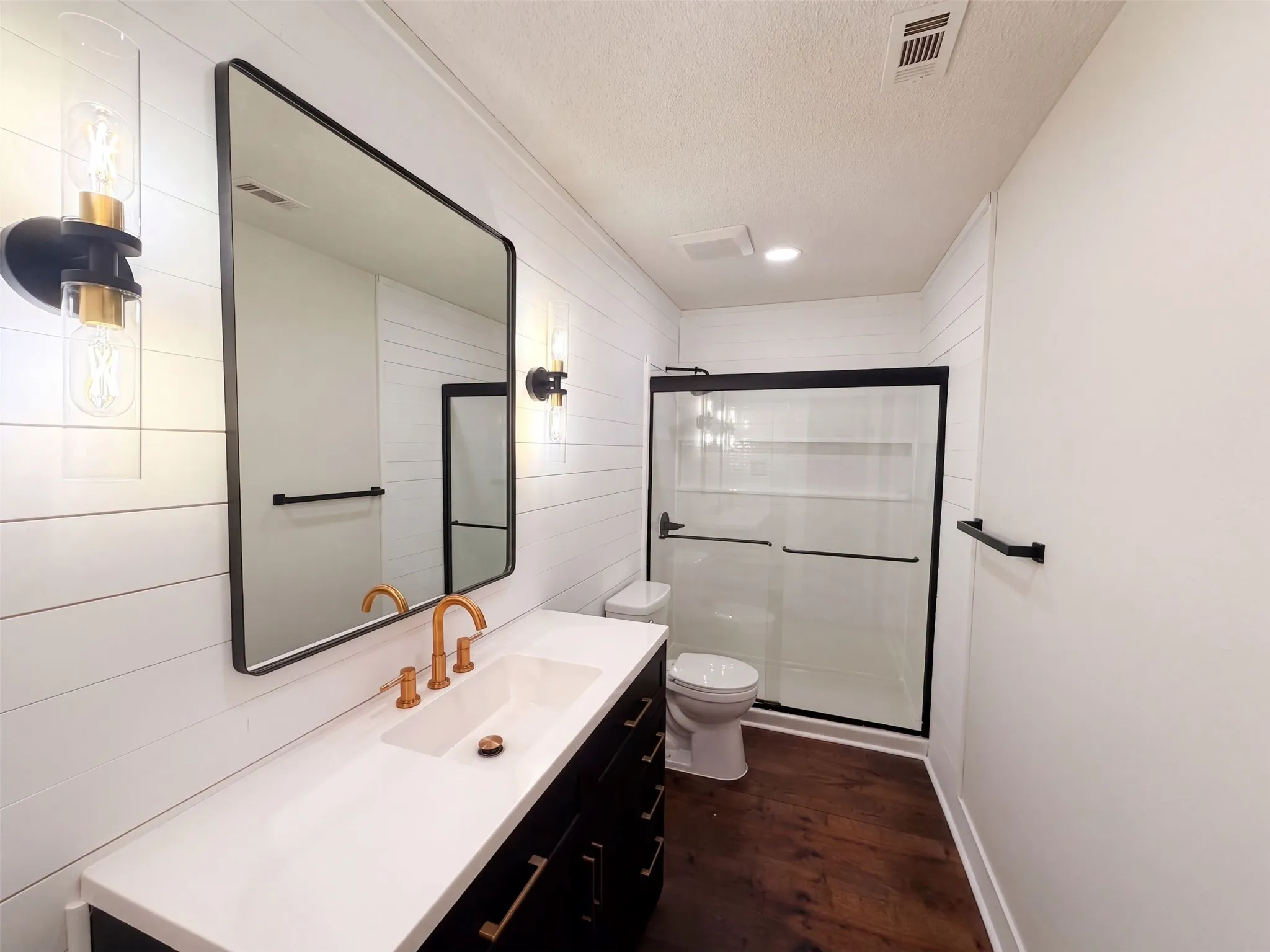 Single Family Residence For Sale in Dallas County , 2522 Palisades Place, Mesquite, Texas 75181, 4 Bedroom, 2 Bathroom, 2 Garage spaces, 2,065 Sqft, built in 1992, mls#21387463, Real Estate Agent in Mesquite, Homes For Sale in Dallas county, Homes For Sale in Mesquite, Realtor in Mesquite Texas, Real Estate Brokerage Independent Realty Texas, Luminita Cordes Realtor