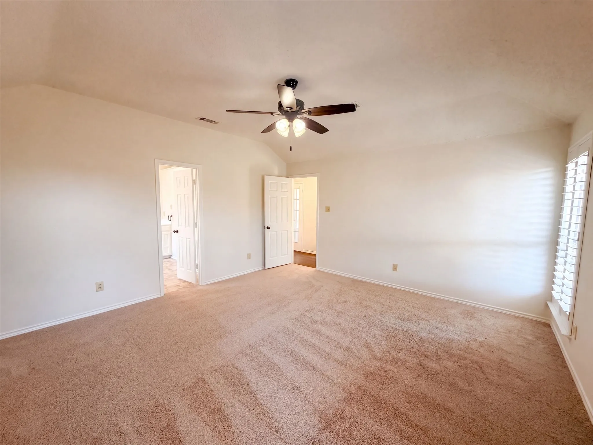 Single Family Residence For Sale in Dallas County , 2522 Palisades Place, Mesquite, Texas 75181, 4 Bedroom, 2 Bathroom, 2 Garage spaces, 2,065 Sqft, built in 1992, mls#21387463, Real Estate Agent in Mesquite, Homes For Sale in Dallas county, Homes For Sale in Mesquite, Realtor in Mesquite Texas, Real Estate Brokerage Independent Realty Texas, Luminita Cordes Realtor