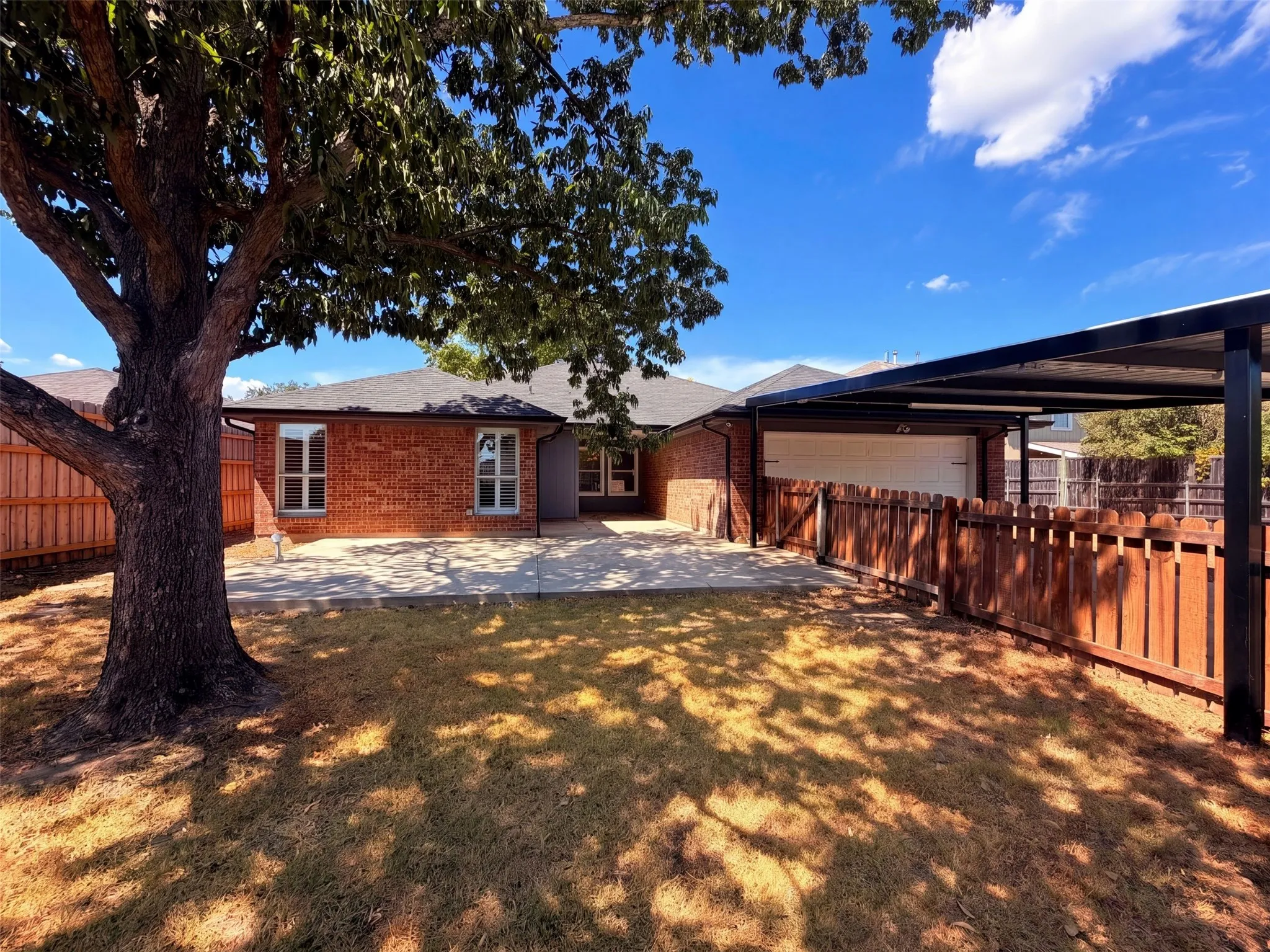 Single Family Residence For Sale in Dallas County , 2522 Palisades Place, Mesquite, Texas 75181, 4 Bedroom, 2 Bathroom, 2 Garage spaces, 2,065 Sqft, built in 1992, mls#21387463, Real Estate Agent in Mesquite, Homes For Sale in Dallas county, Homes For Sale in Mesquite, Realtor in Mesquite Texas, Real Estate Brokerage Independent Realty Texas, Luminita Cordes Realtor