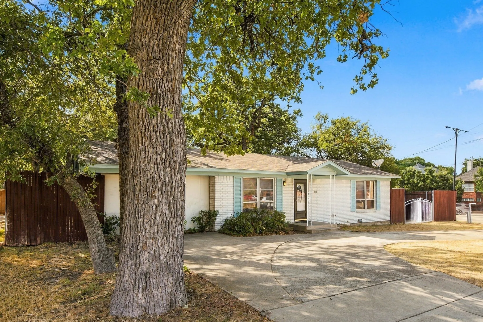 Unimproved Land For Sale in Dallas County , 101 S Heartz Road, Coppell, Texas 75019, 0, 0, Garage spaces, 0 Sqft, built in 1963, mls#21386076, Real Estate Agent in Coppell, Homes For Sale in Dallas county, Homes For Sale in Coppell, Realtor in Coppell Texas, Real Estate Brokerage Independent Realty Texas, Luminita Cordes Realtor