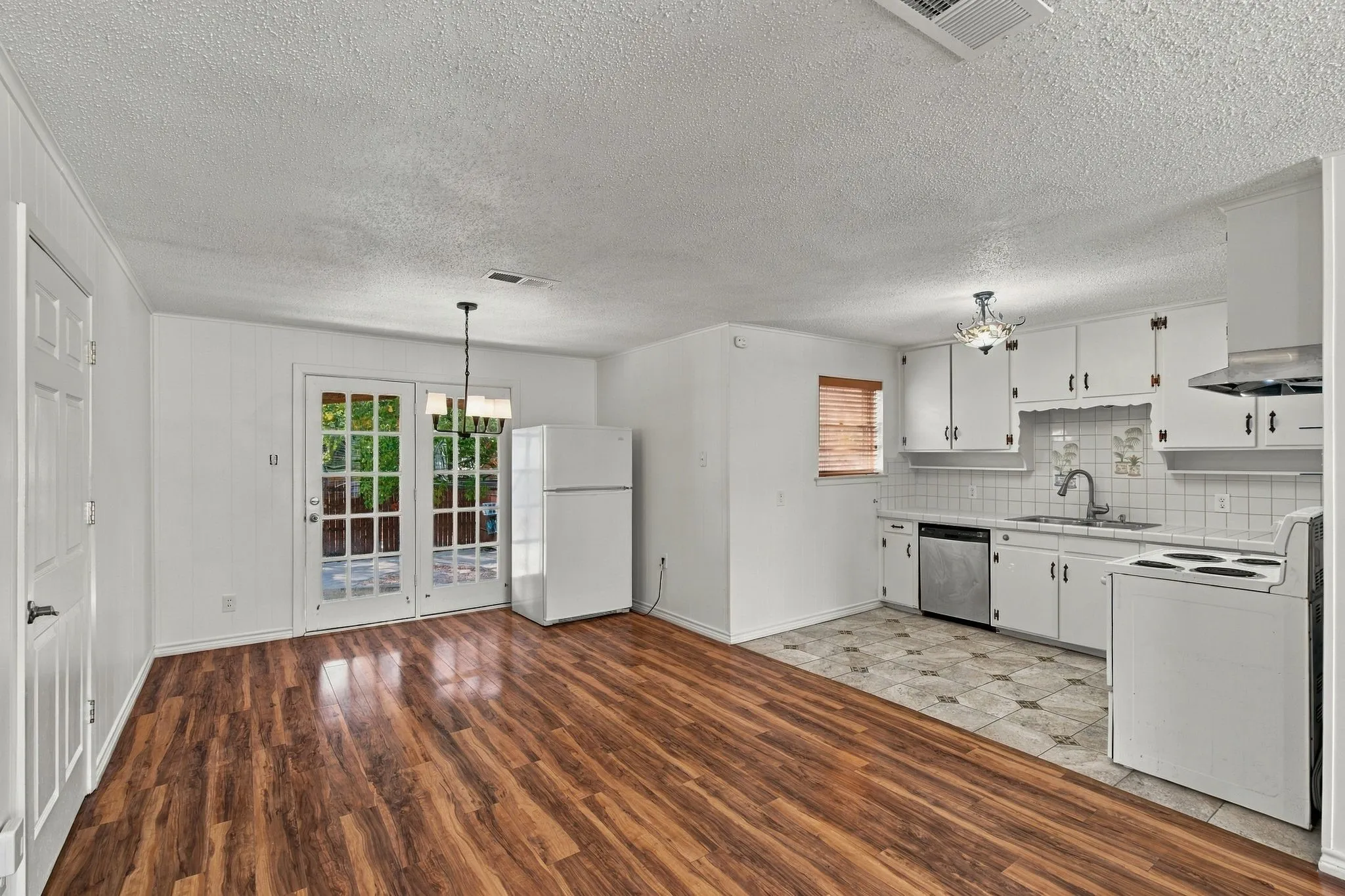 Unimproved Land For Sale in Dallas County , 101 S Heartz Road, Coppell, Texas 75019, 0, 0, Garage spaces, 0 Sqft, built in 1963, mls#21386076, Real Estate Agent in Coppell, Homes For Sale in Dallas county, Homes For Sale in Coppell, Realtor in Coppell Texas, Real Estate Brokerage Independent Realty Texas, Luminita Cordes Realtor