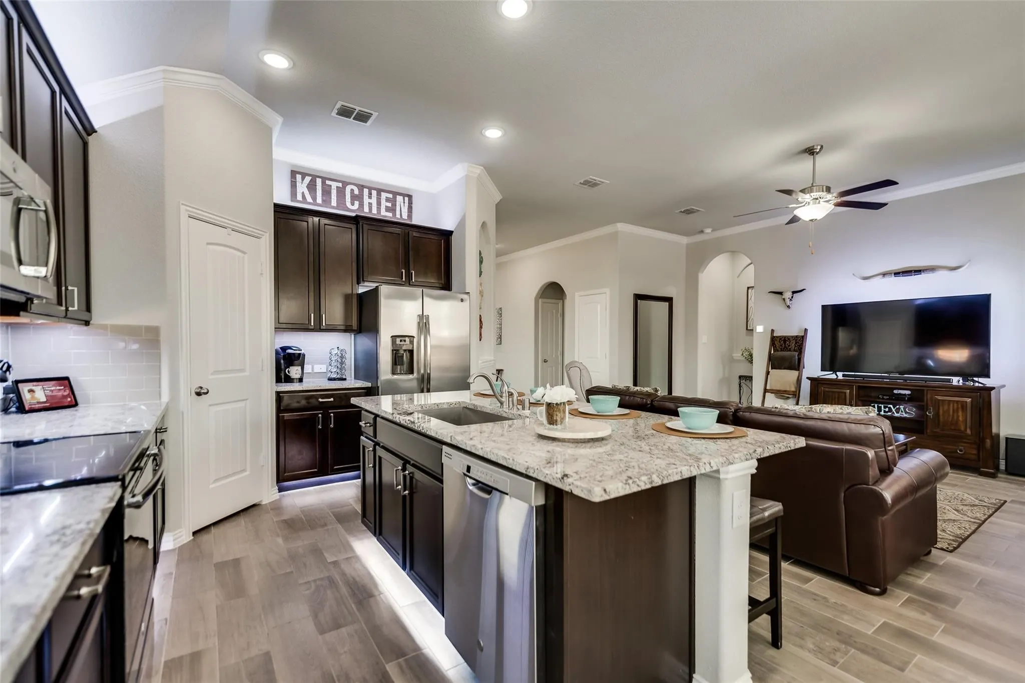 Single Family Residence For Rent in Rockwall County , 639 Devonshire Drive, Fate, Texas 75189, 4 Bedroom, 3 Bathroom, 2 Garage spaces, 2,129 Sqft, built in 2019, mls#21386092, Real Estate Agent in Fate, Homes For Rent in Rockwall county, Homes For Rent in Fate, Realtor in Fate Texas, Real Estate Brokerage Independent Realty Texas, Luminita Cordes Realtor