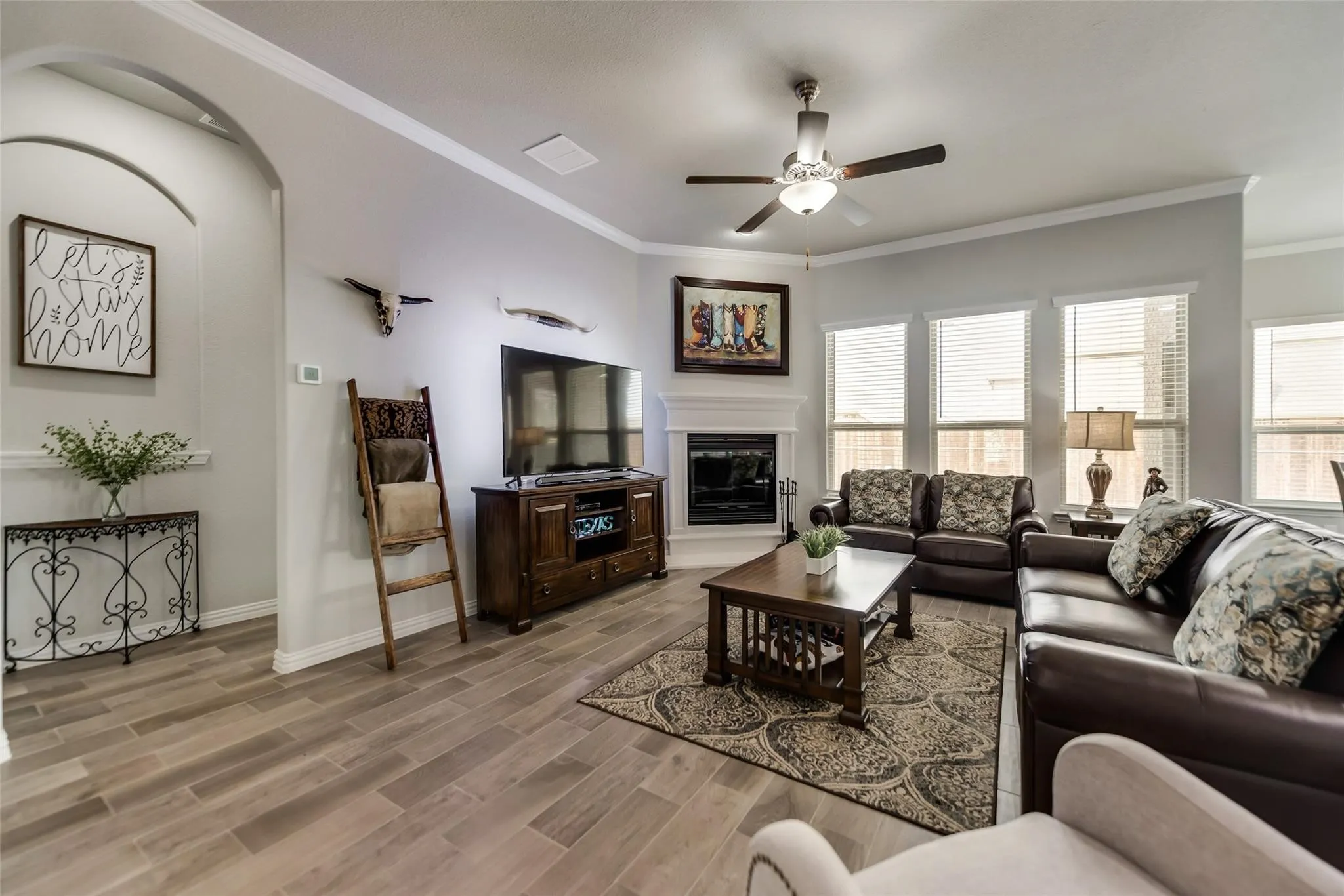 Single Family Residence For Rent in Rockwall County , 639 Devonshire Drive, Fate, Texas 75189, 4 Bedroom, 3 Bathroom, 2 Garage spaces, 2,129 Sqft, built in 2019, mls#21386092, Real Estate Agent in Fate, Homes For Rent in Rockwall county, Homes For Rent in Fate, Realtor in Fate Texas, Real Estate Brokerage Independent Realty Texas, Luminita Cordes Realtor