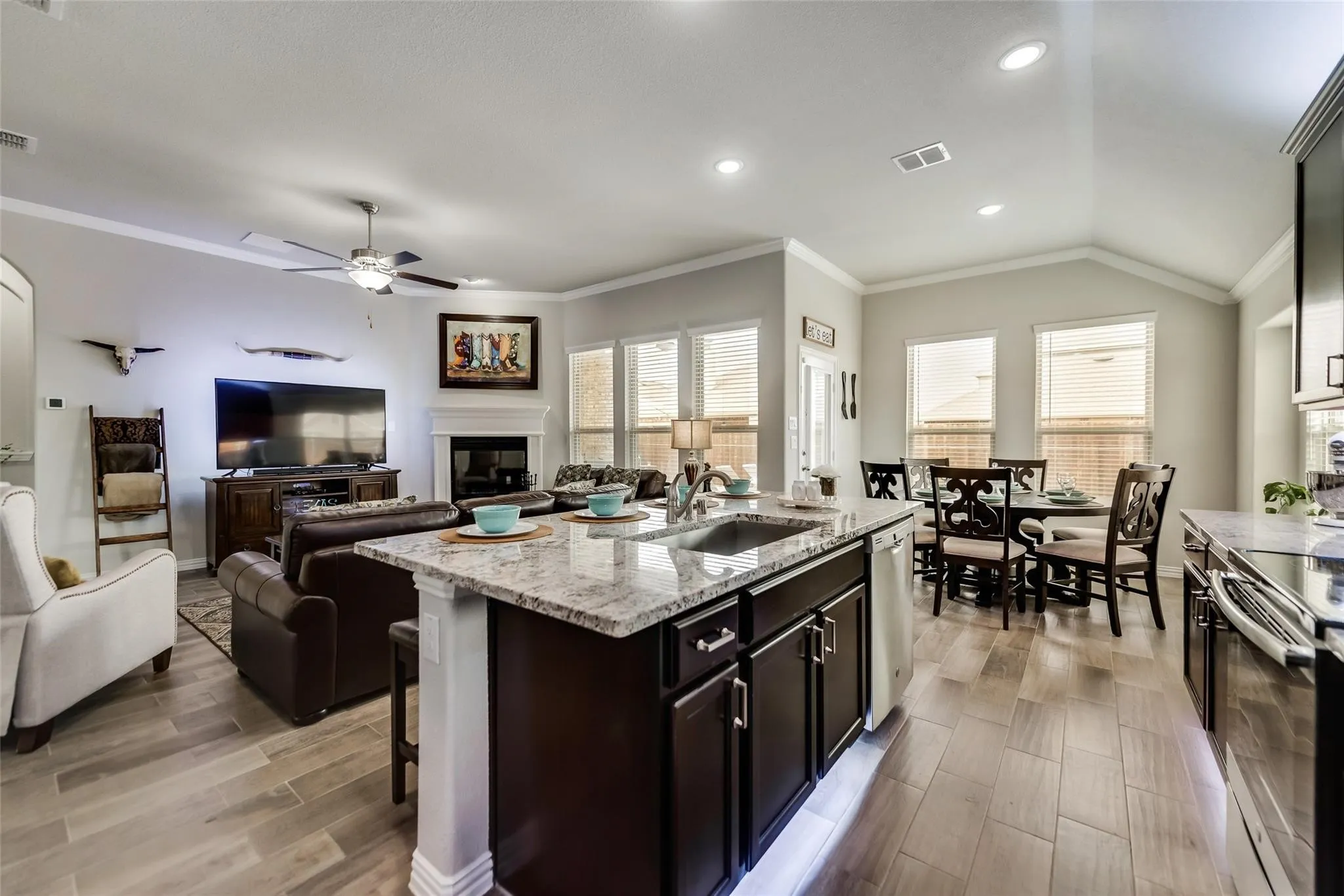 Single Family Residence For Rent in Rockwall County , 639 Devonshire Drive, Fate, Texas 75189, 4 Bedroom, 3 Bathroom, 2 Garage spaces, 2,129 Sqft, built in 2019, mls#21386092, Real Estate Agent in Fate, Homes For Rent in Rockwall county, Homes For Rent in Fate, Realtor in Fate Texas, Real Estate Brokerage Independent Realty Texas, Luminita Cordes Realtor