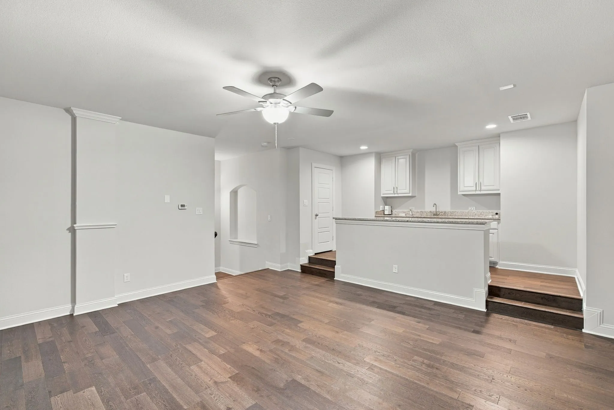 Single Family Residence For Sale in Ellis County , 5620 Limestone Lane, Midlothian, Texas 76065, 4 Bedroom, 3 Bathroom, 3 Garage spaces, 3,233 Sqft, built in 2017, mls#21387136, Real Estate Agent in Midlothian, Homes For Sale in Ellis county, Homes For Sale in Midlothian, Realtor in Midlothian Texas, Real Estate Brokerage Independent Realty Texas, Luminita Cordes Realtor