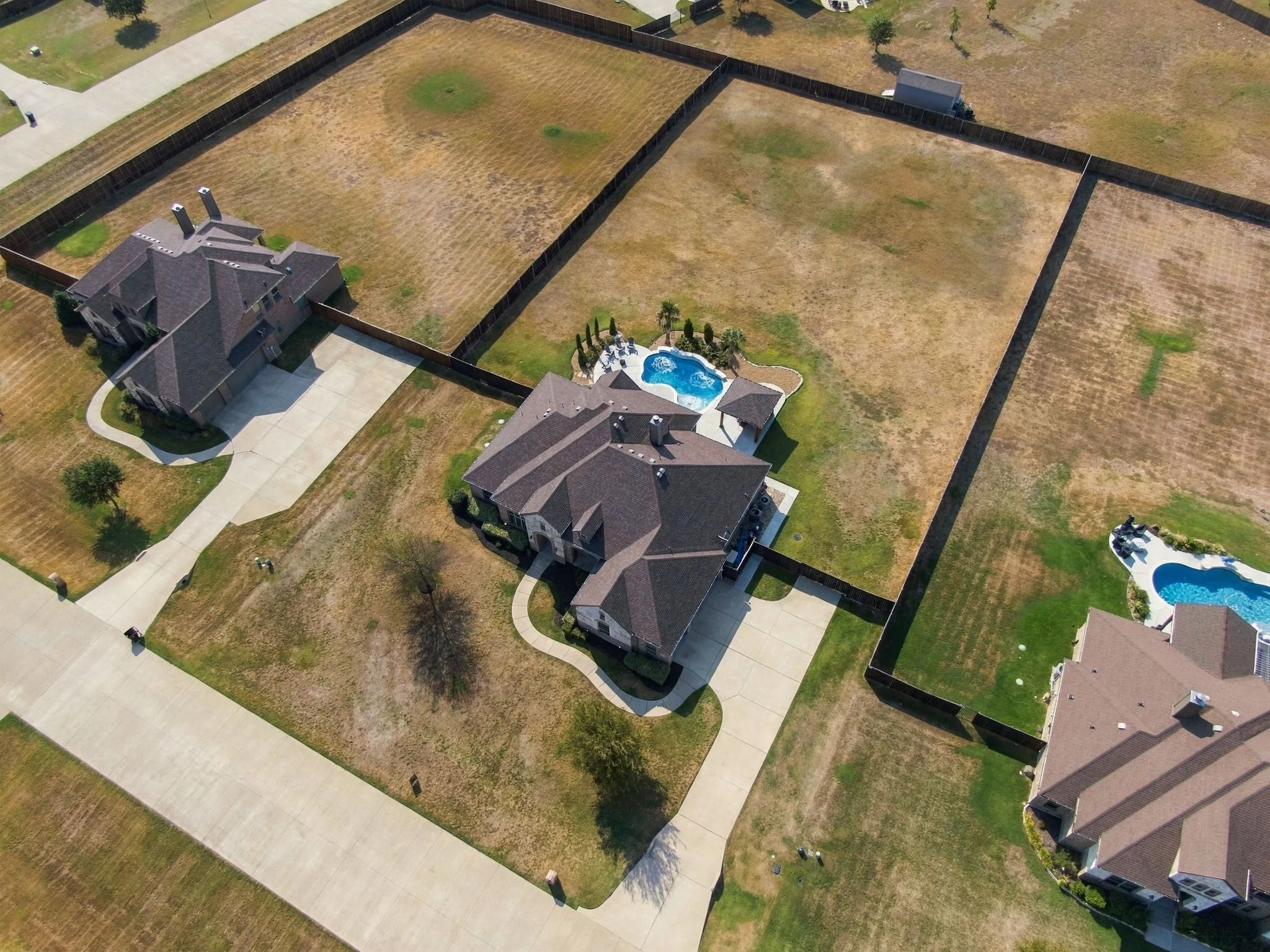 Single Family Residence For Sale in Ellis County , 5620 Limestone Lane, Midlothian, Texas 76065, 4 Bedroom, 3 Bathroom, 3 Garage spaces, 3,233 Sqft, built in 2017, mls#21387136, Real Estate Agent in Midlothian, Homes For Sale in Ellis county, Homes For Sale in Midlothian, Realtor in Midlothian Texas, Real Estate Brokerage Independent Realty Texas, Luminita Cordes Realtor