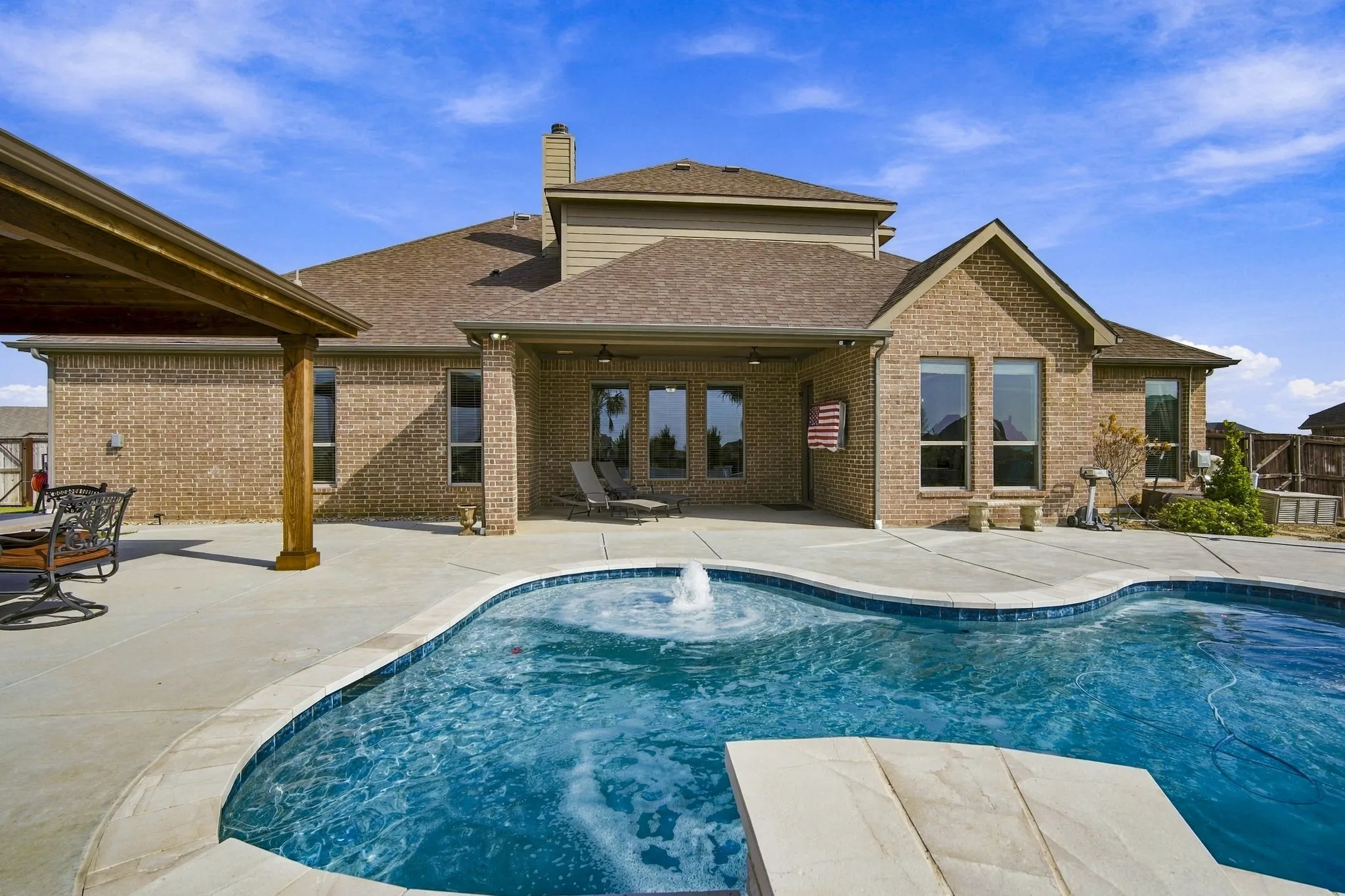Single Family Residence For Sale in Ellis County , 5620 Limestone Lane, Midlothian, Texas 76065, 4 Bedroom, 3 Bathroom, 3 Garage spaces, 3,233 Sqft, built in 2017, mls#21387136, Real Estate Agent in Midlothian, Homes For Sale in Ellis county, Homes For Sale in Midlothian, Realtor in Midlothian Texas, Real Estate Brokerage Independent Realty Texas, Luminita Cordes Realtor